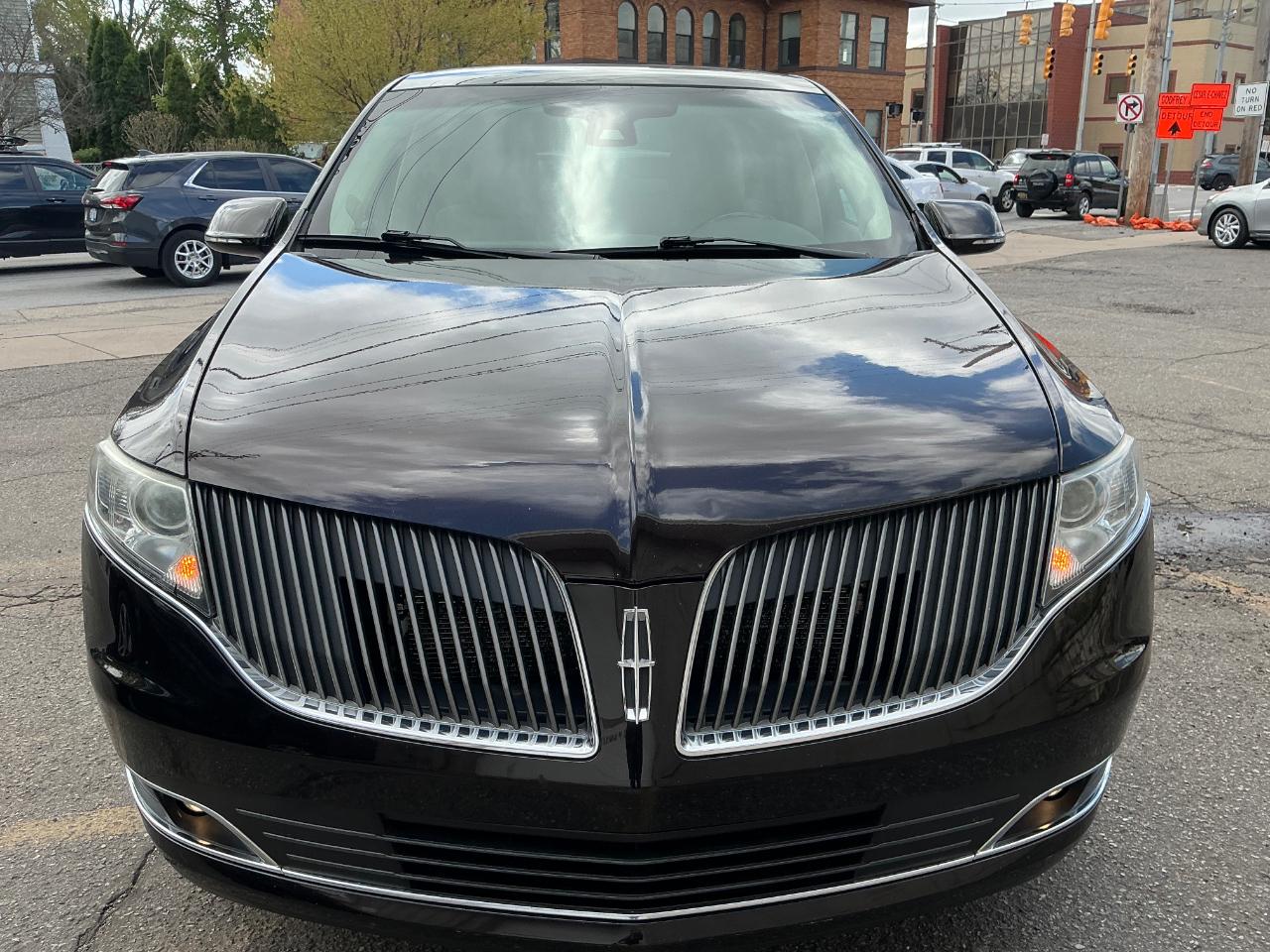 Lincoln MKT 3.5L with EcoBoost AWD 2013