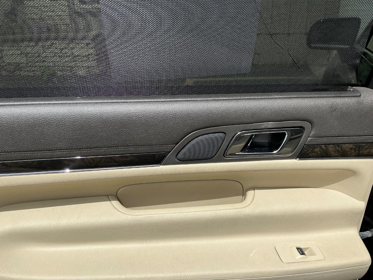 Lincoln MKT 3.5L with EcoBoost AWD 2013