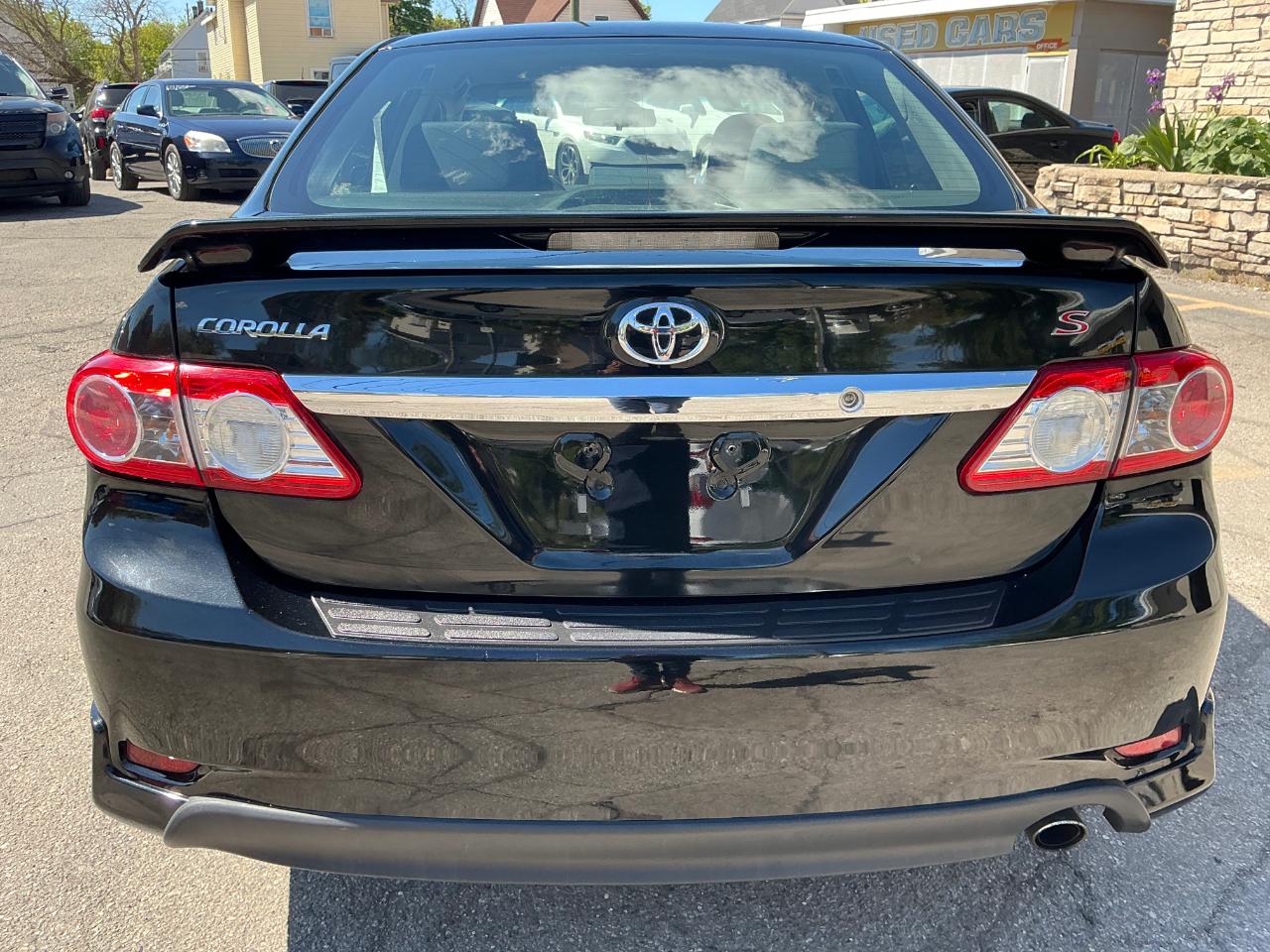 Toyota Corolla S 5-Speed MT 2013