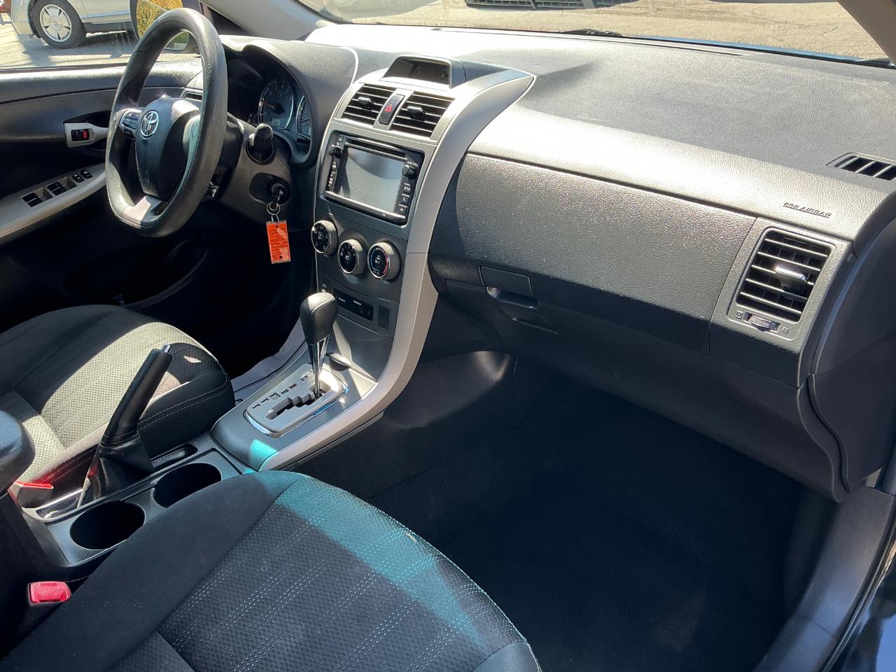 Toyota Corolla S 5-Speed MT 2013