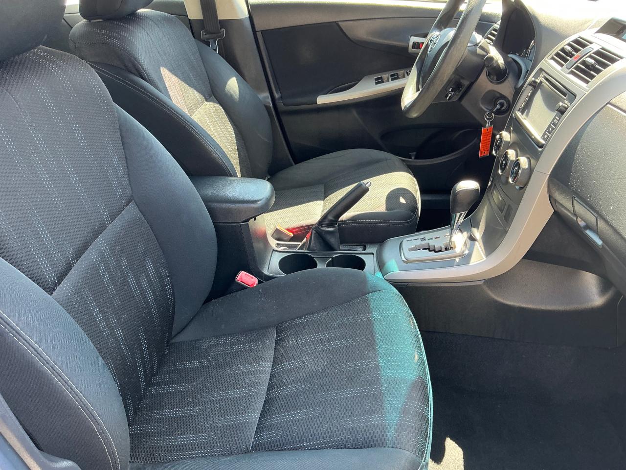 Toyota Corolla S 5-Speed MT 2013