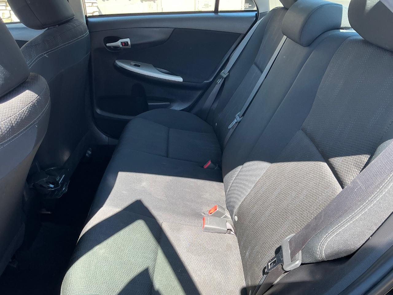 Toyota Corolla S 5-Speed MT 2013