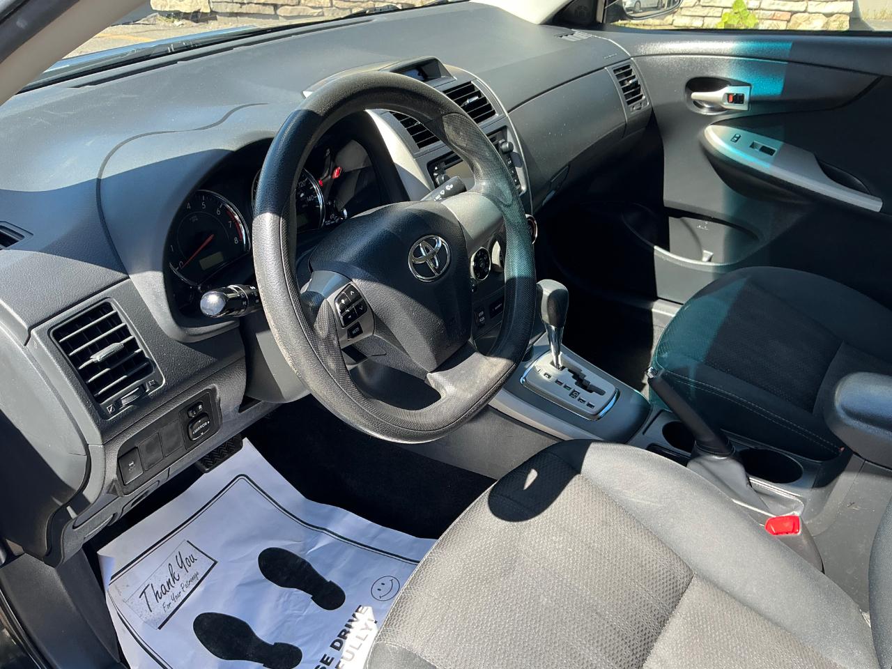 Toyota Corolla S 5-Speed MT 2013
