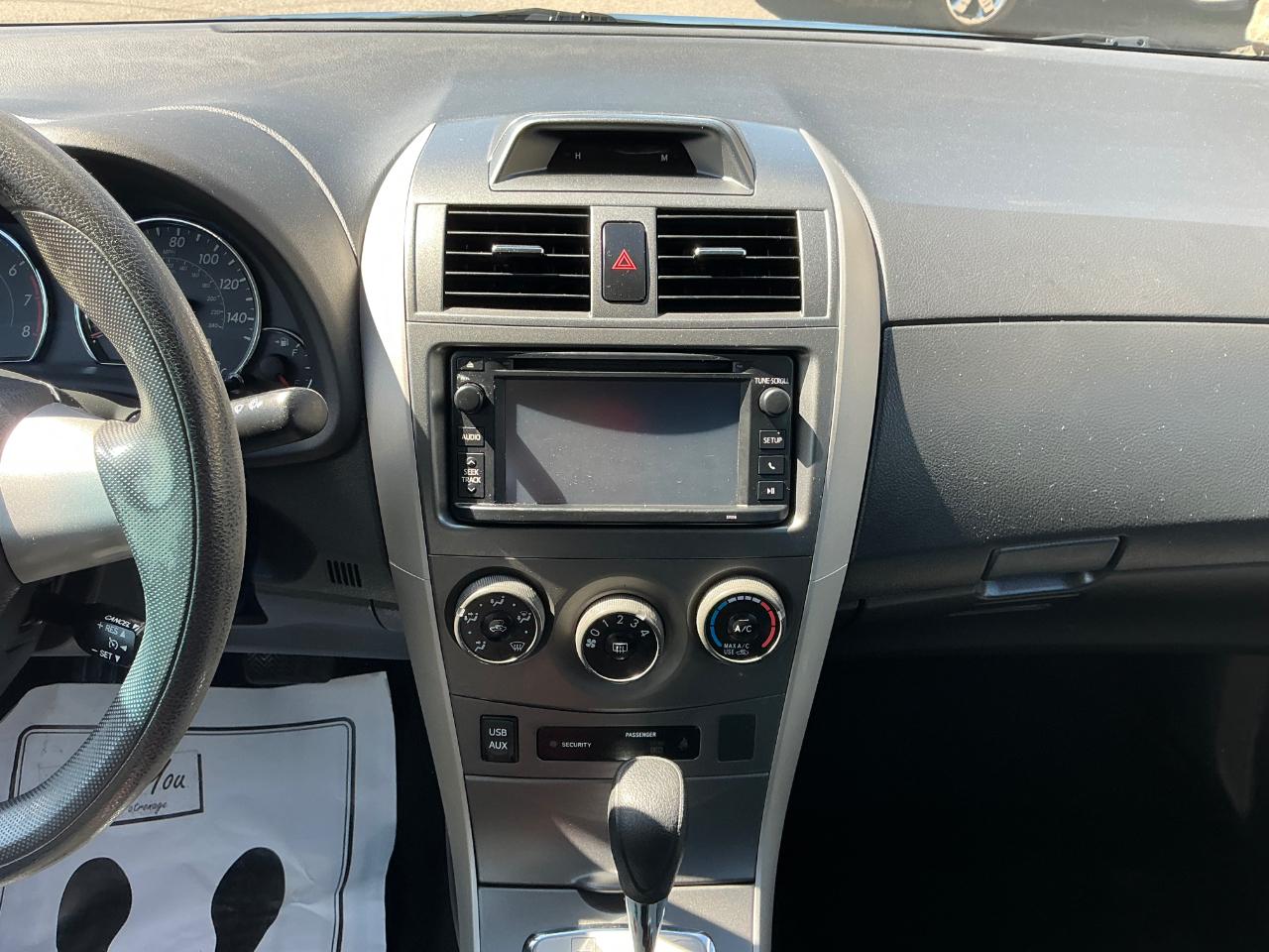 Toyota Corolla S 5-Speed MT 2013