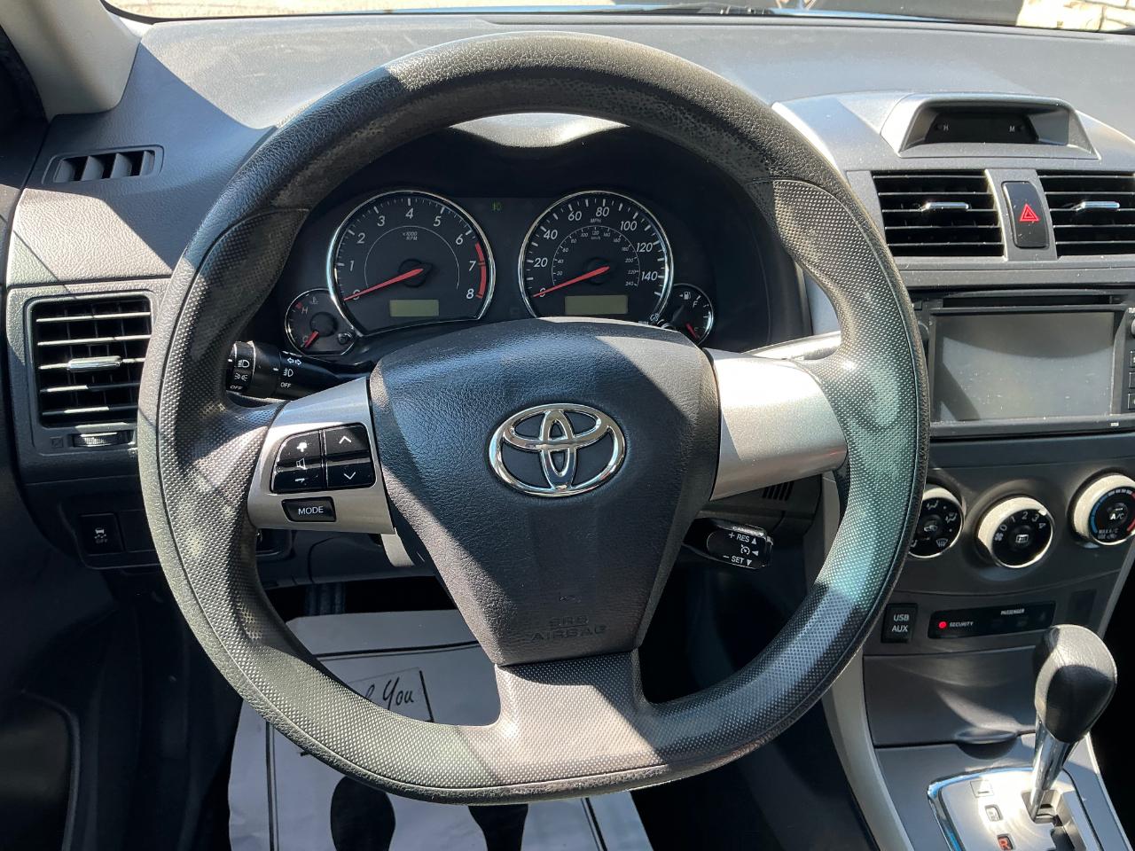 Toyota Corolla S 5-Speed MT 2013