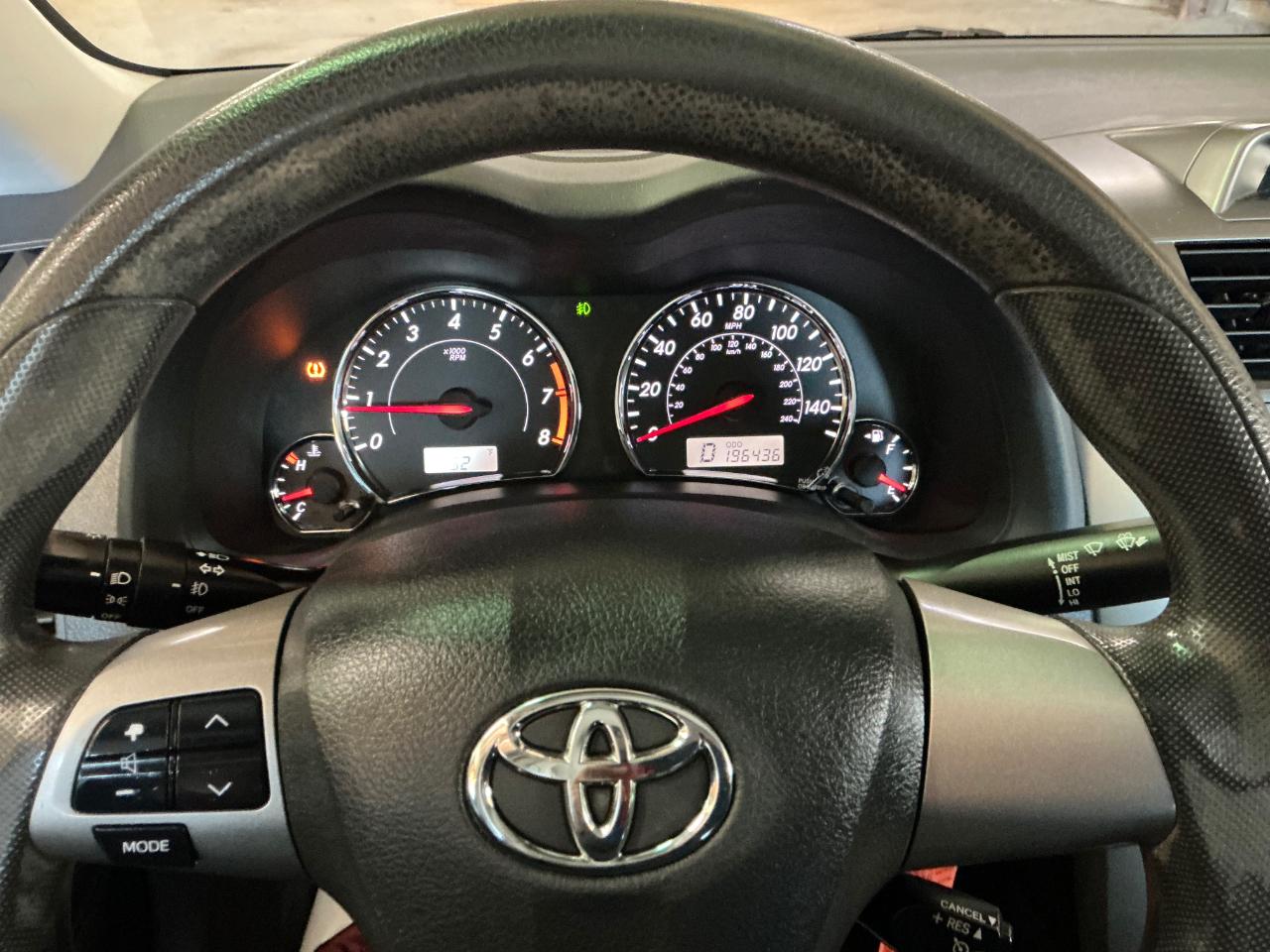 Toyota Corolla S 5-Speed MT 2013