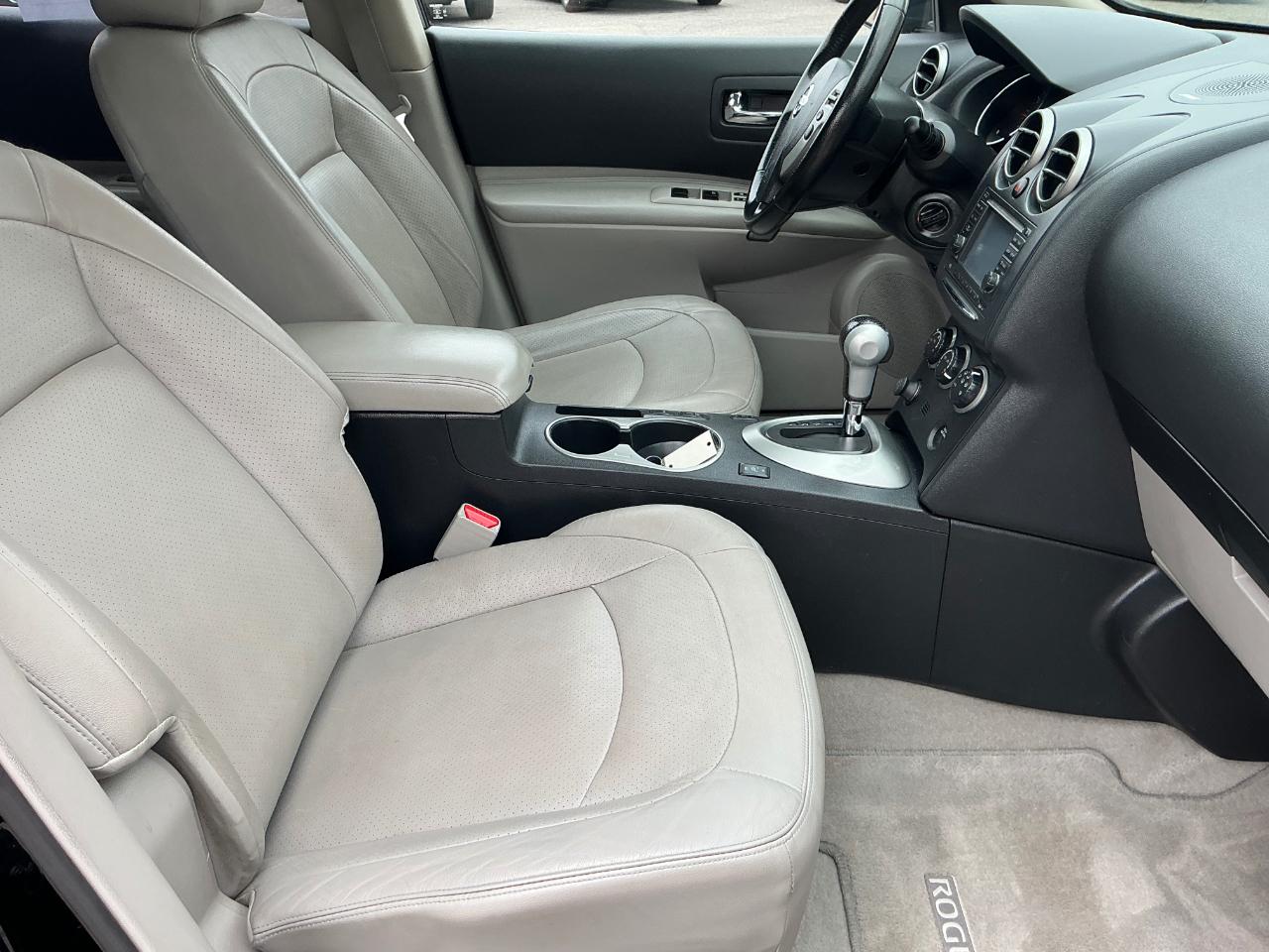 Nissan Rogue S AWD 2012