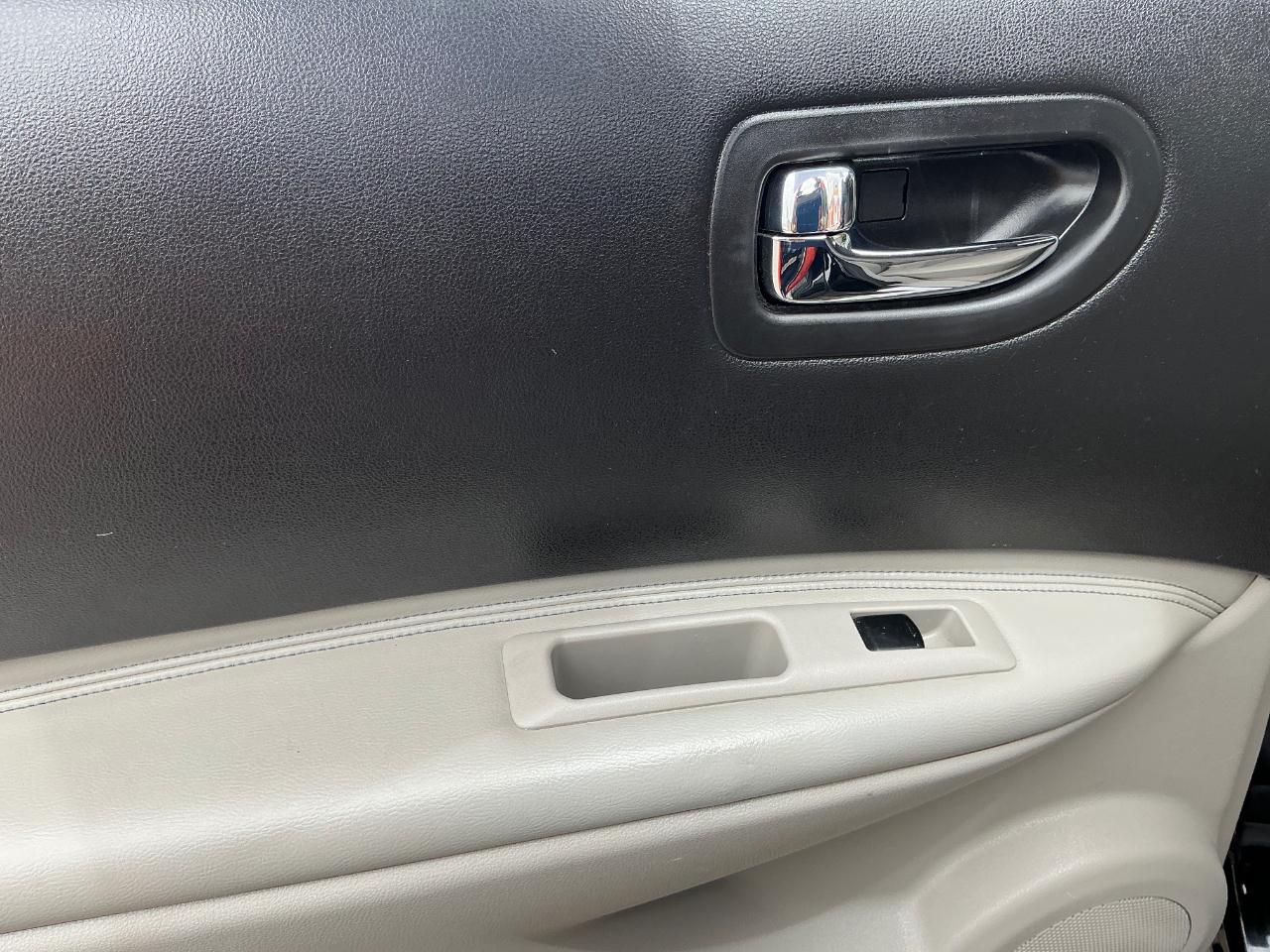 Nissan Rogue S AWD 2012