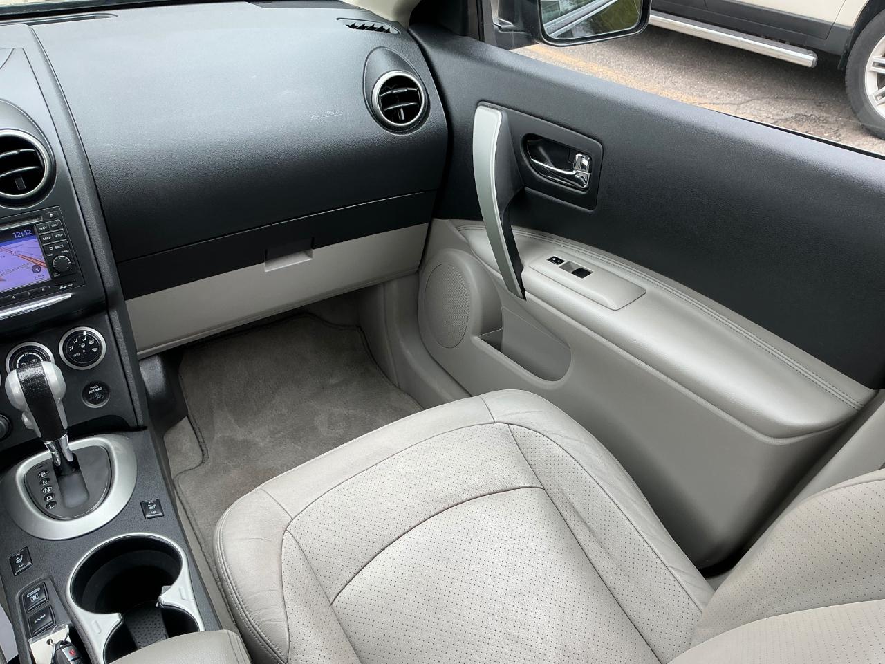 Nissan Rogue S AWD 2012
