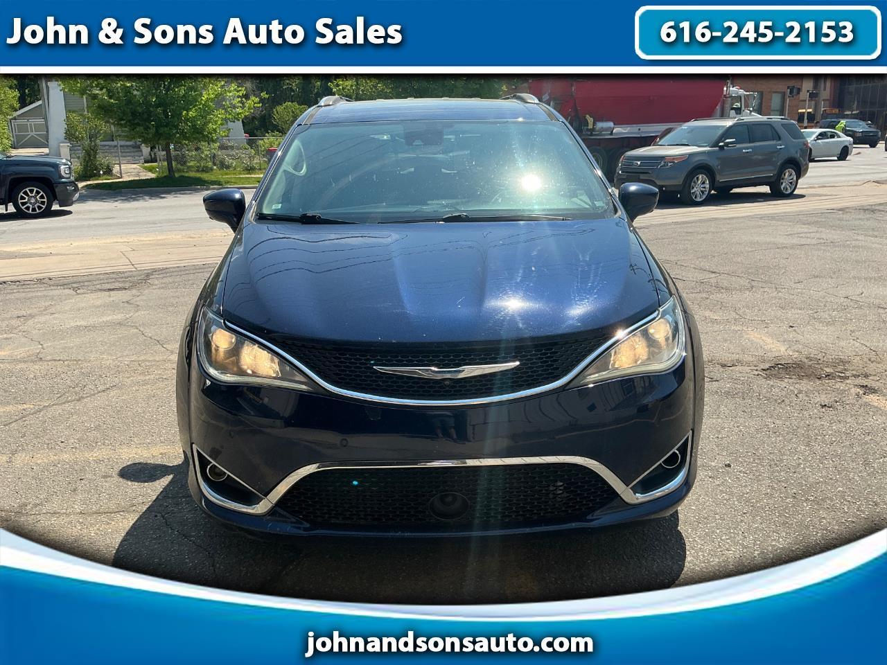 2017 Chrysler Pacifica Touring-L Plus