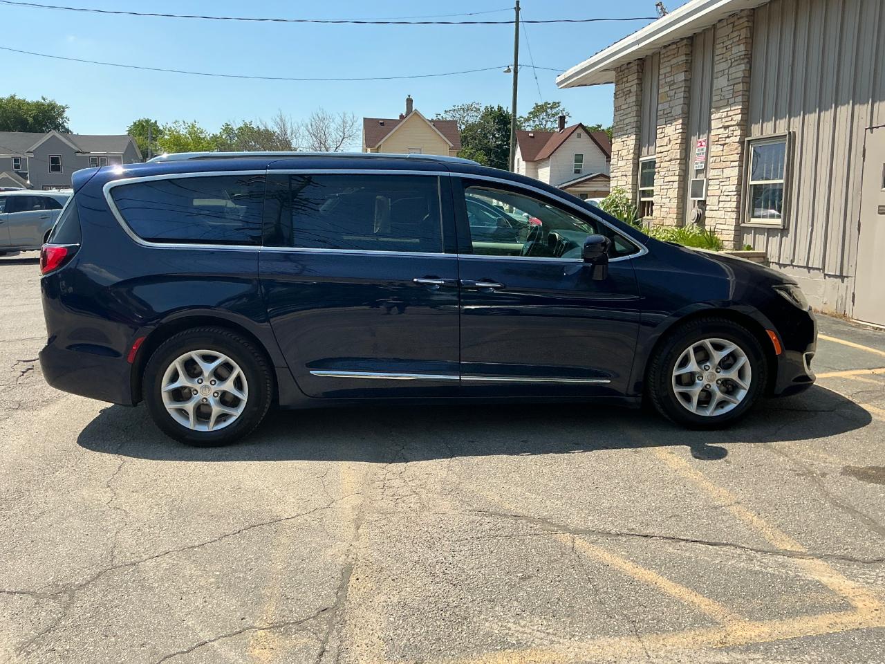 Chrysler Pacifica Touring-L Plus 2017