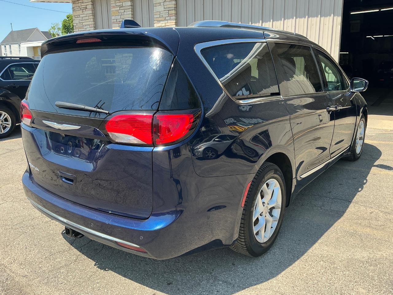 Chrysler Pacifica Touring-L Plus 2017