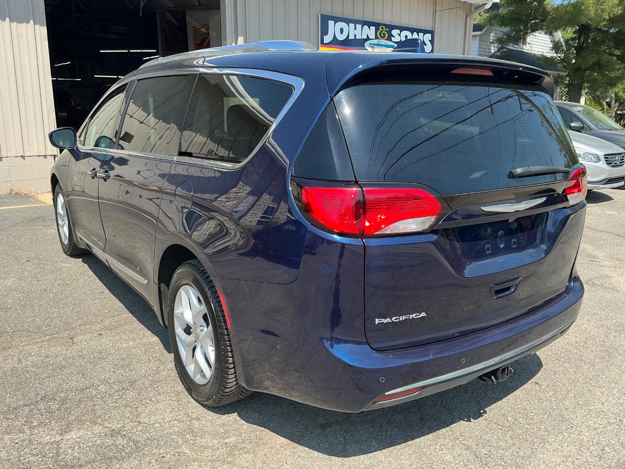 Chrysler Pacifica Touring-L Plus 2017