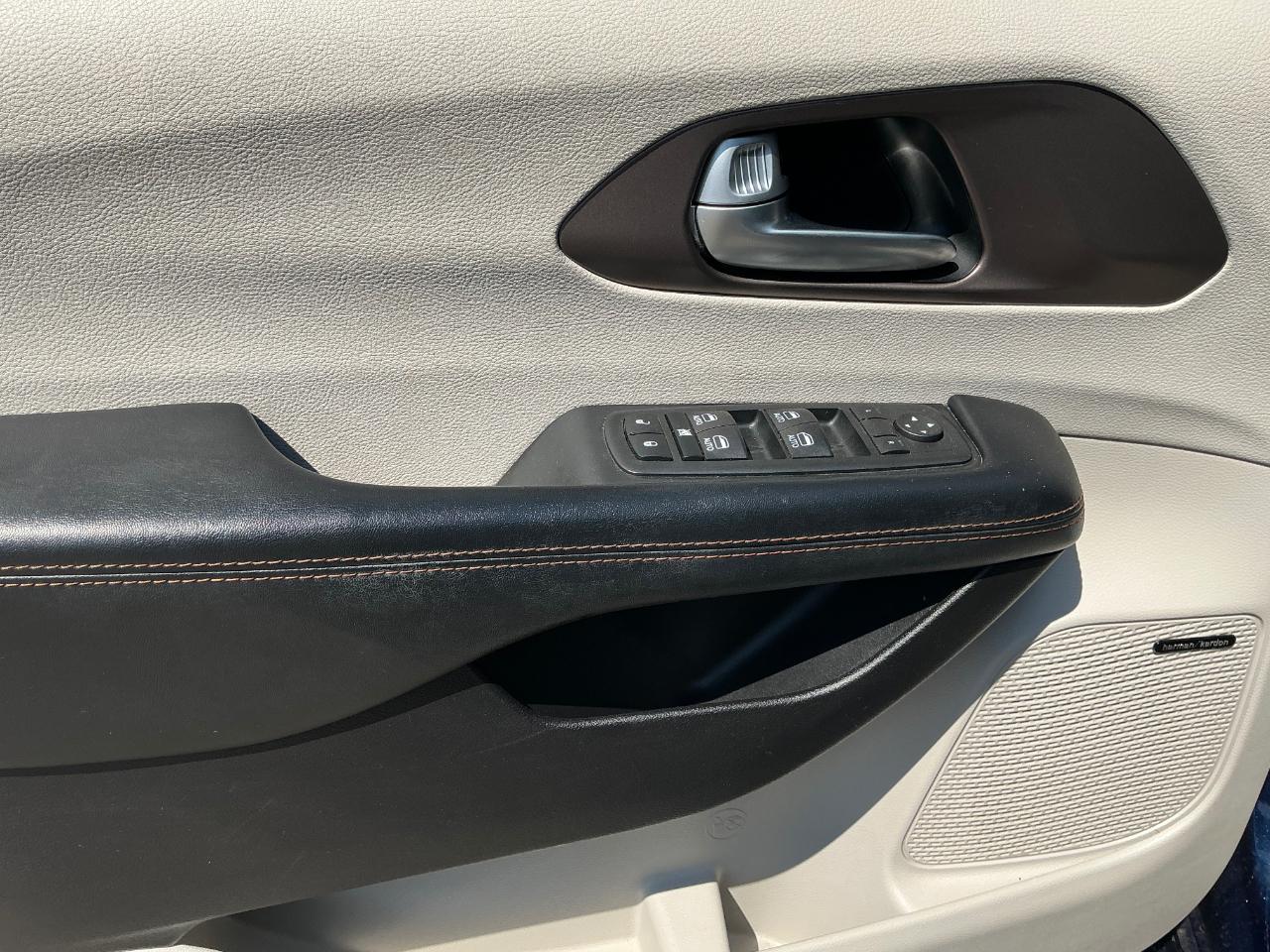 Chrysler Pacifica Touring-L Plus 2017