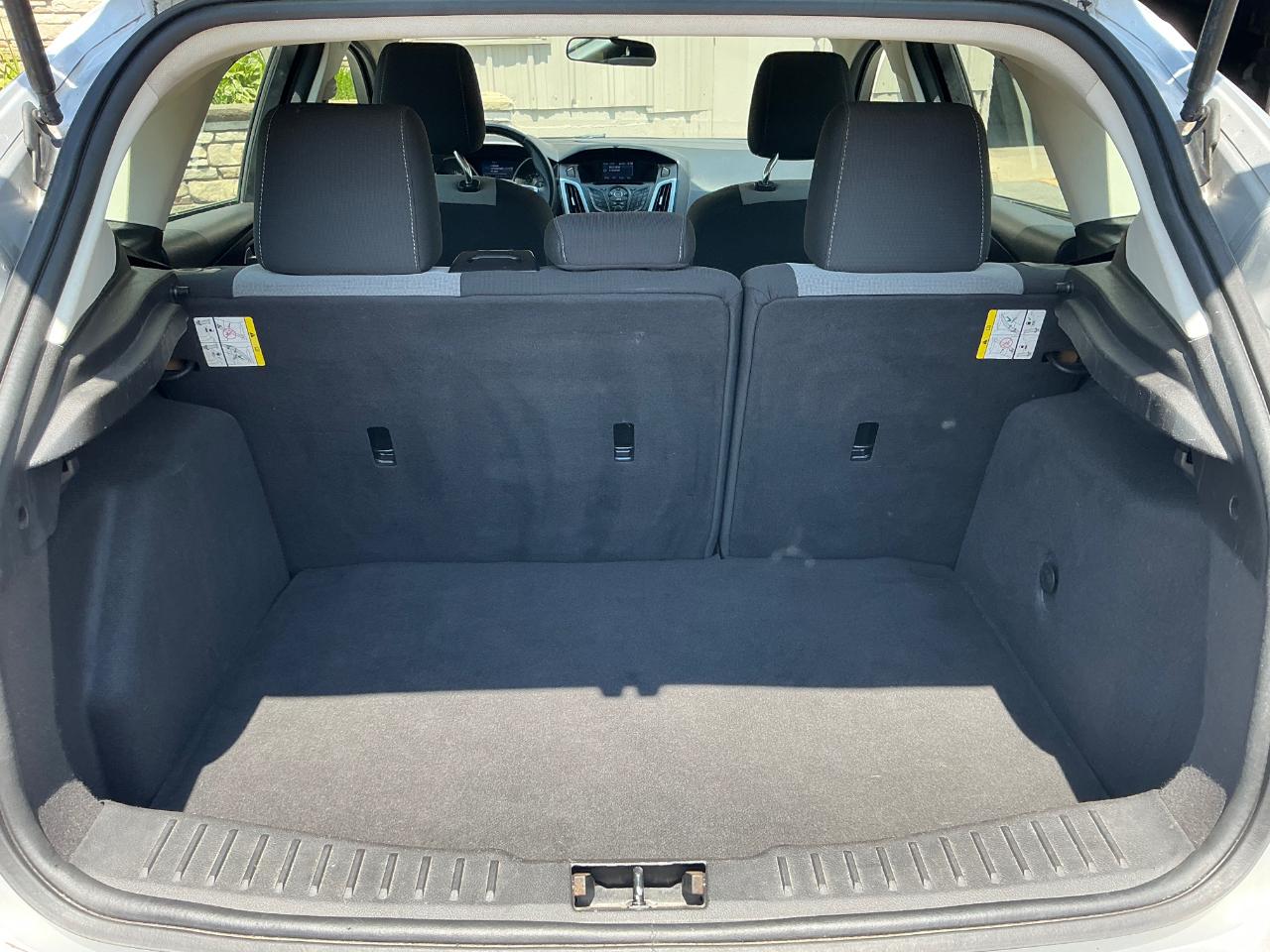 Ford Focus SE 2012