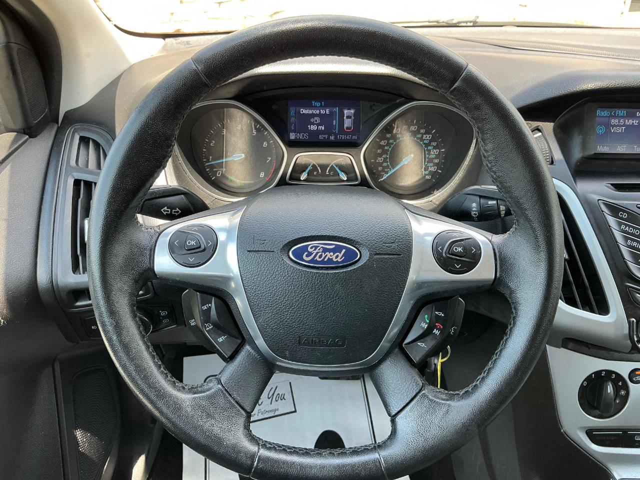 Ford Focus SE 2012