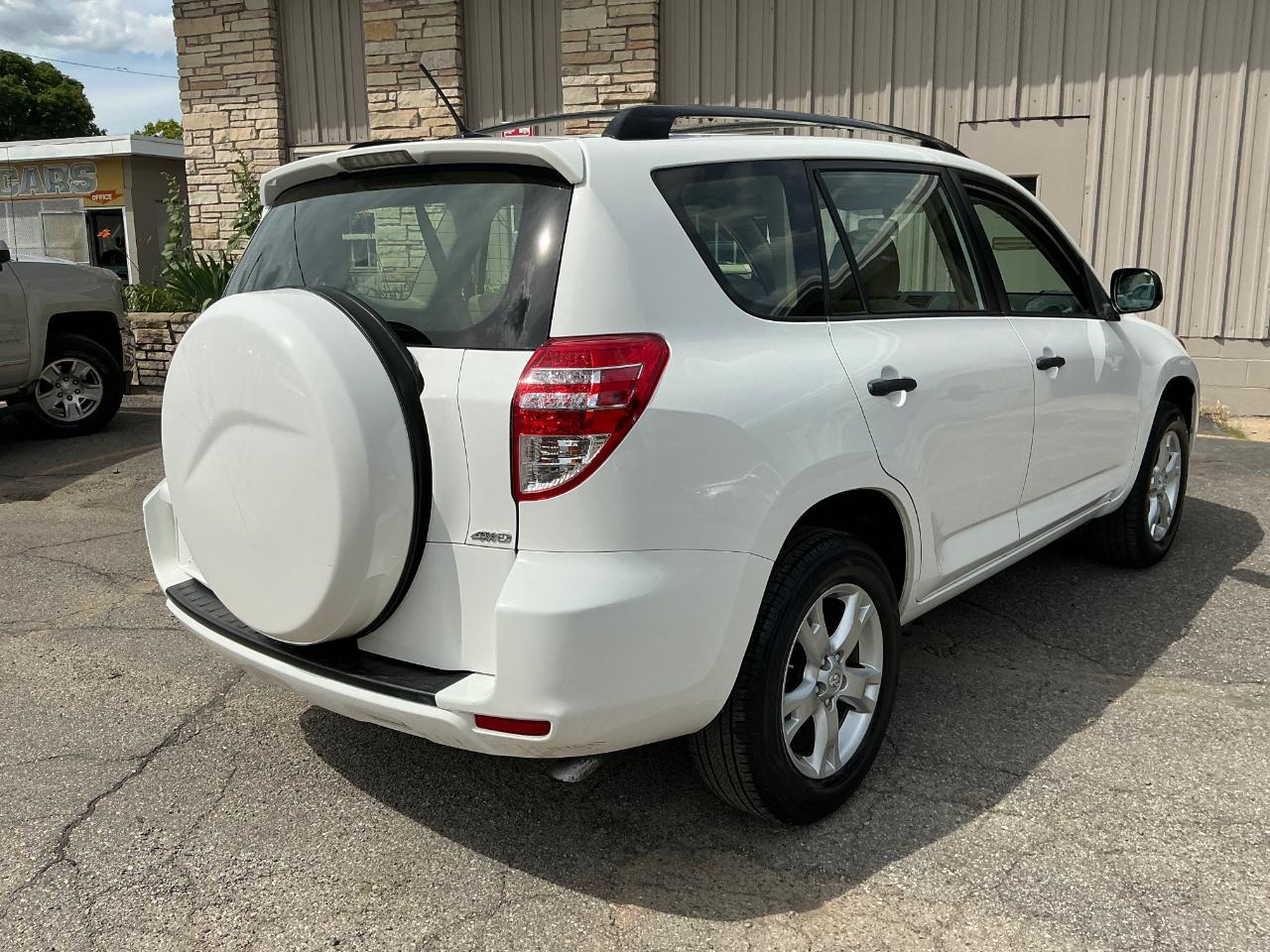 Toyota RAV4 Base I4 4WD 2009