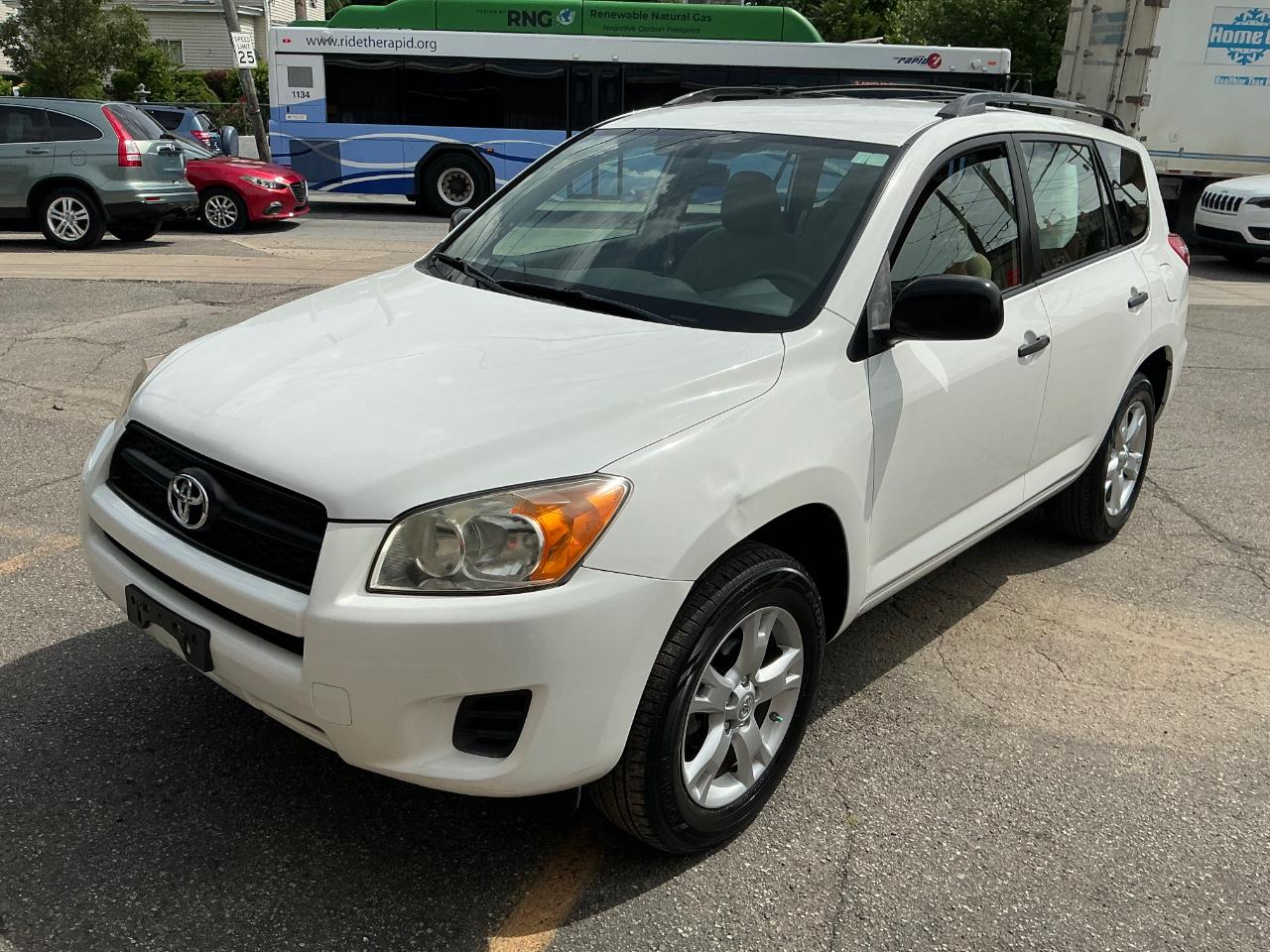 Toyota RAV4 Base I4 4WD 2009