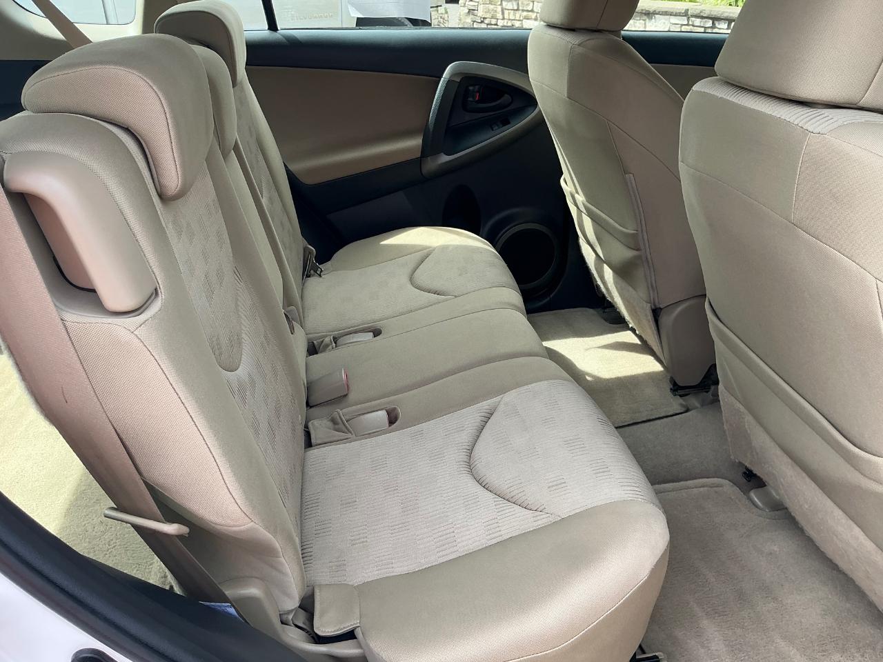 Toyota RAV4 Base I4 4WD 2009