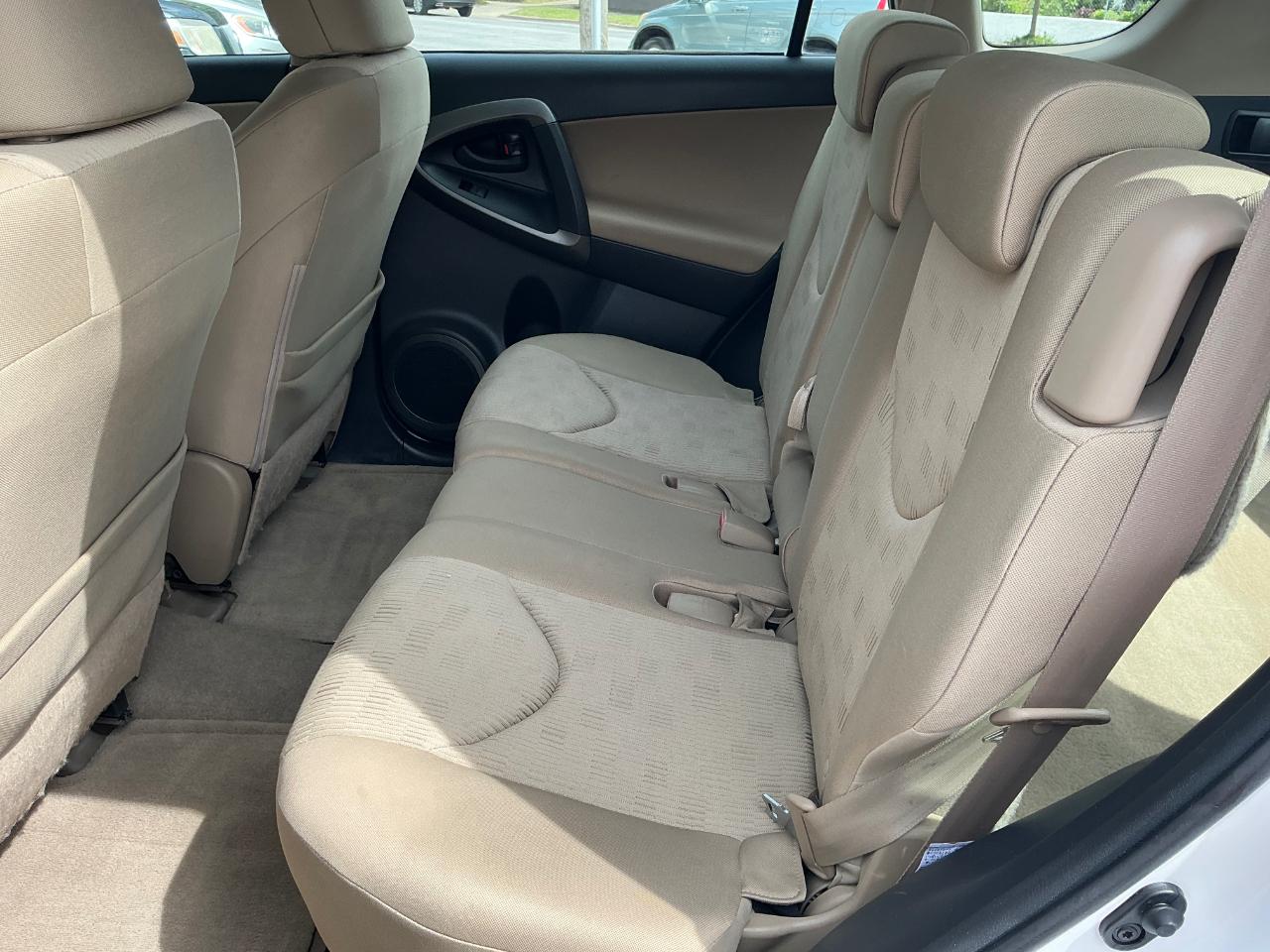 Toyota RAV4 Base I4 4WD 2009
