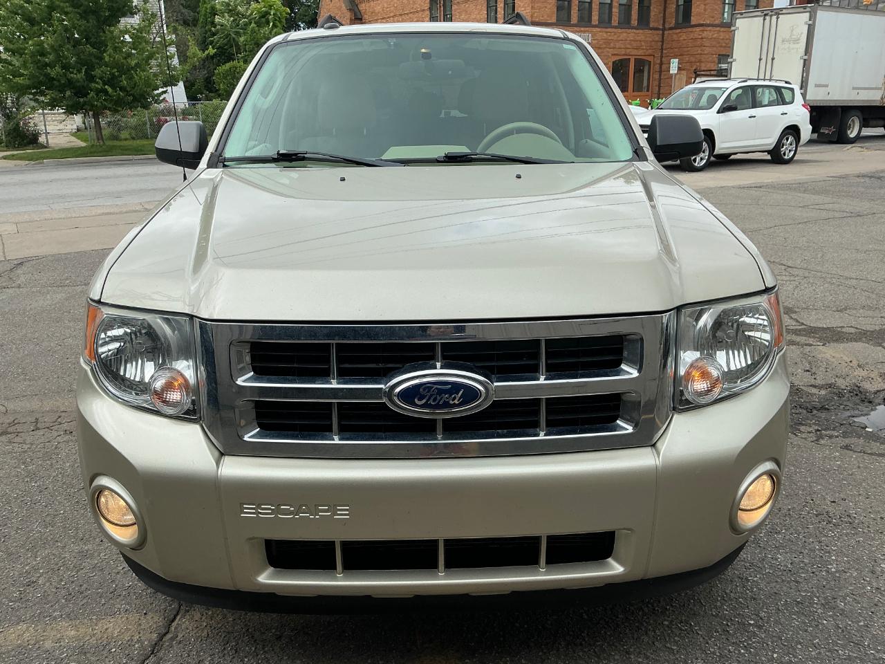 Ford Escape XLT 4WD 2012