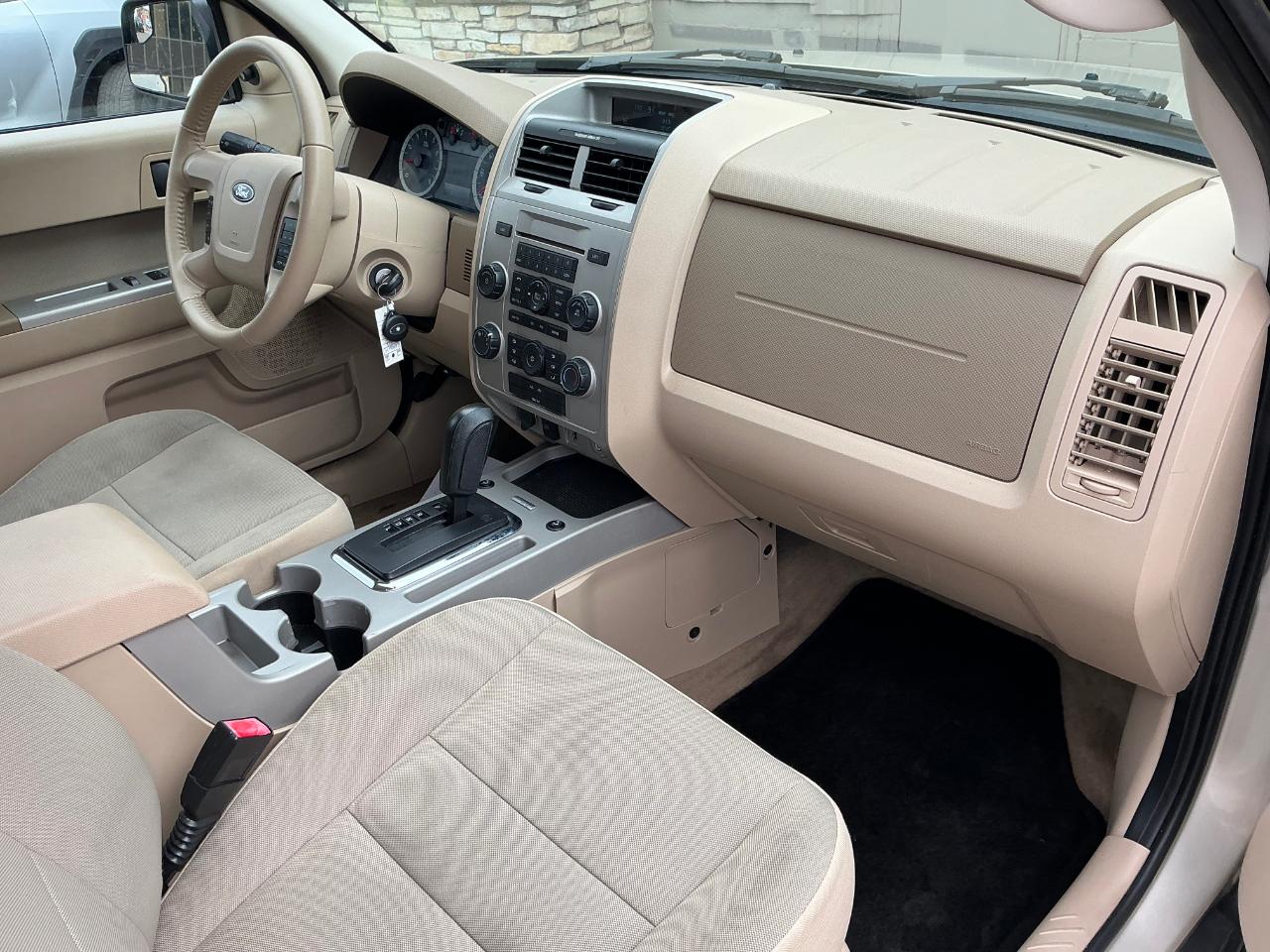 Ford Escape XLT 4WD 2012