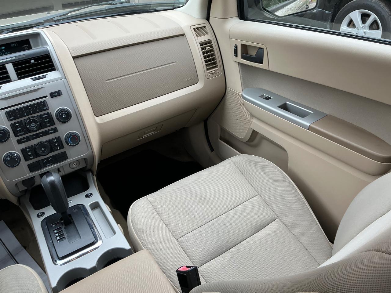 Ford Escape XLT 4WD 2012
