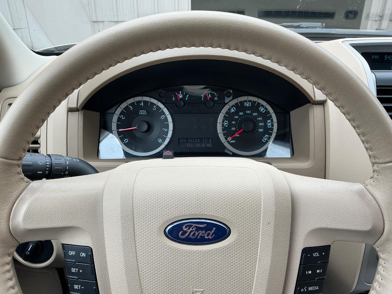 Ford Escape XLT 4WD 2012
