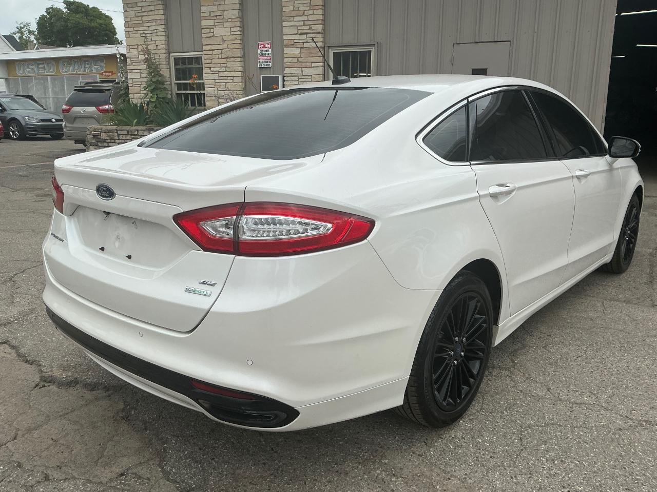 Ford Fusion SE 2016