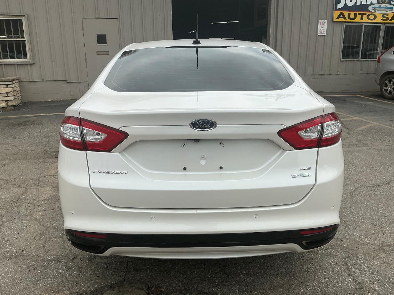 Ford Fusion SE 2016