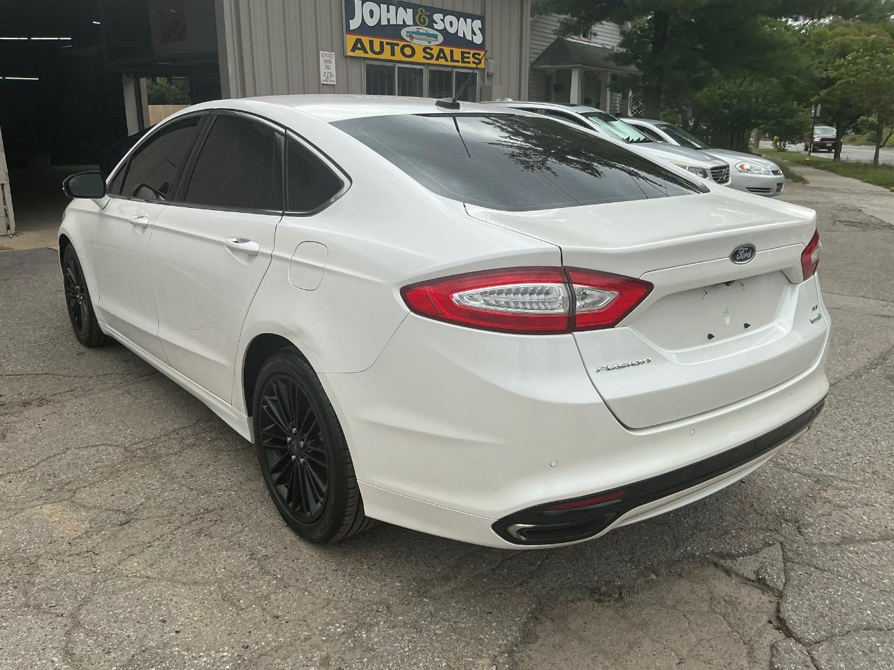 Ford Fusion SE 2016