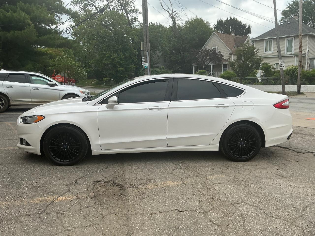 Ford Fusion SE 2016