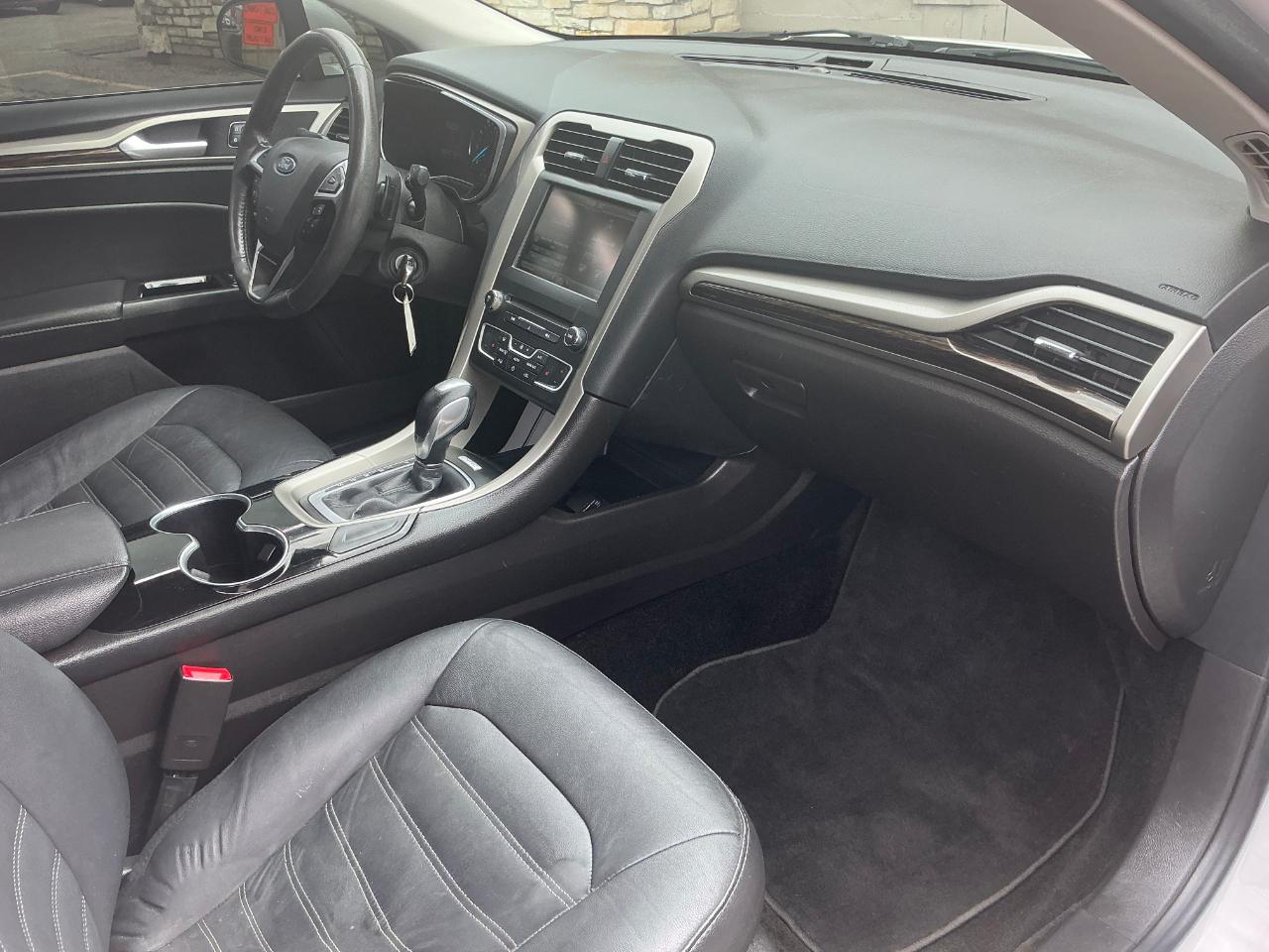 Ford Fusion SE 2016