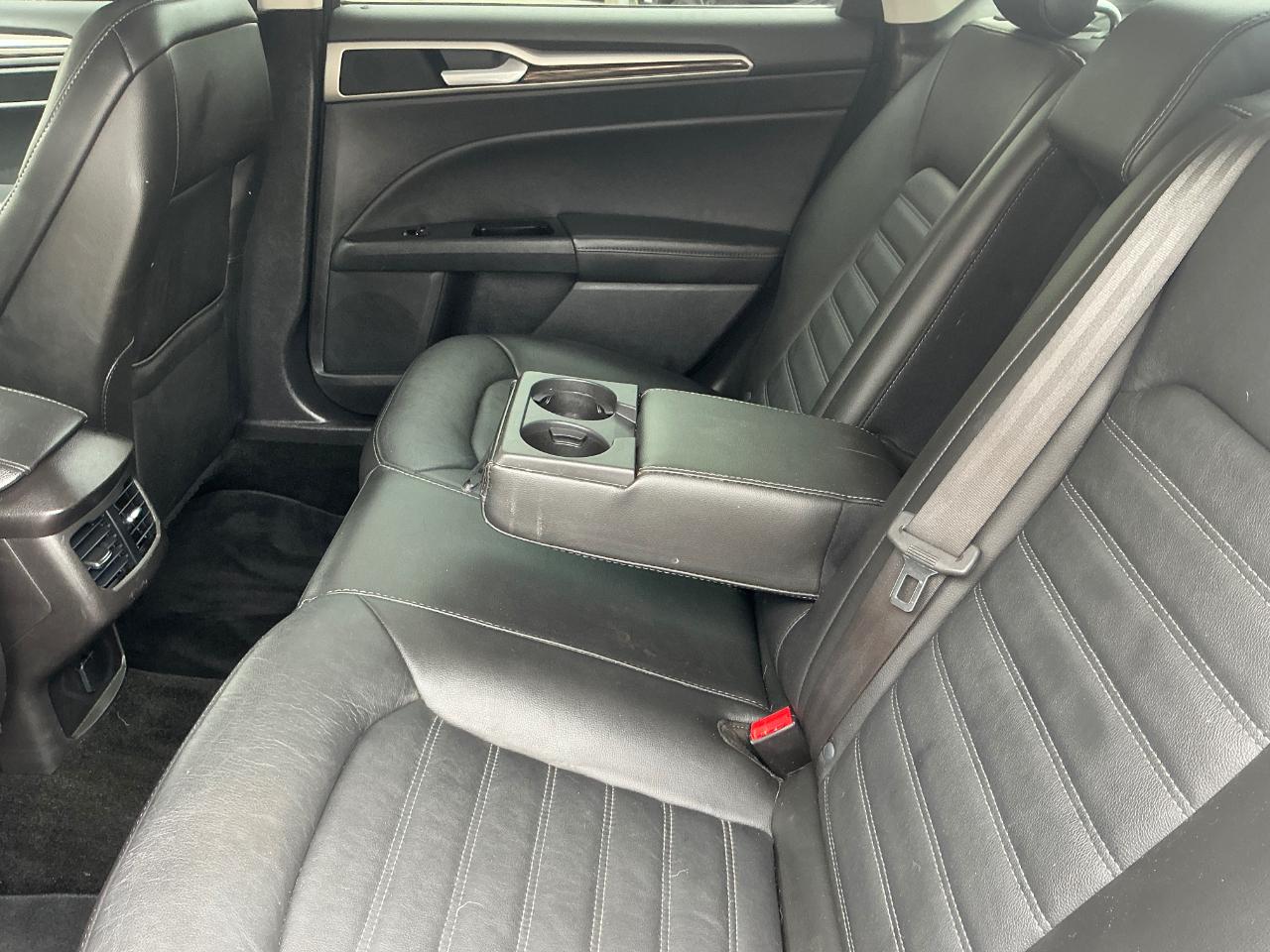 Ford Fusion SE 2016
