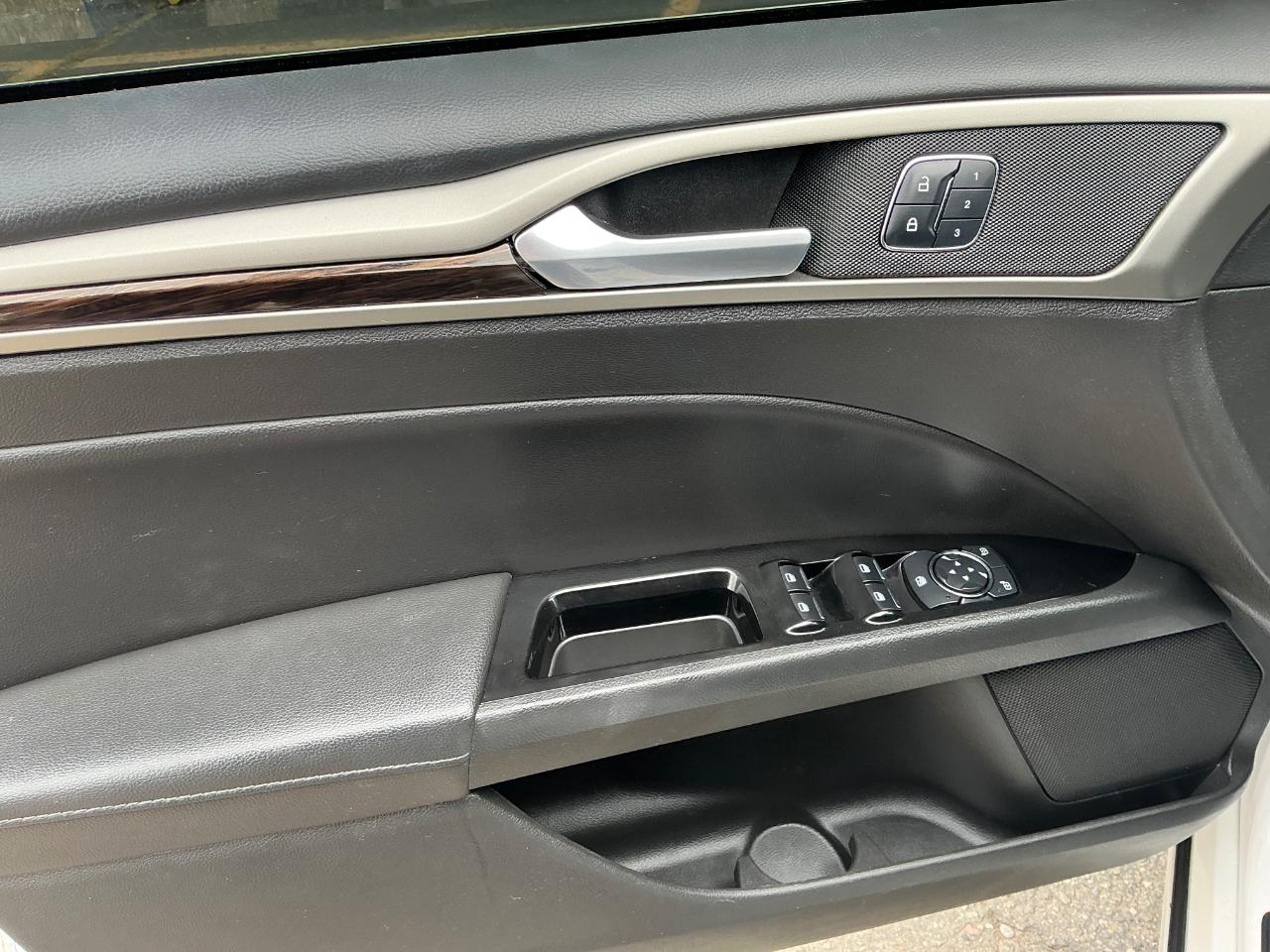Ford Fusion SE 2016