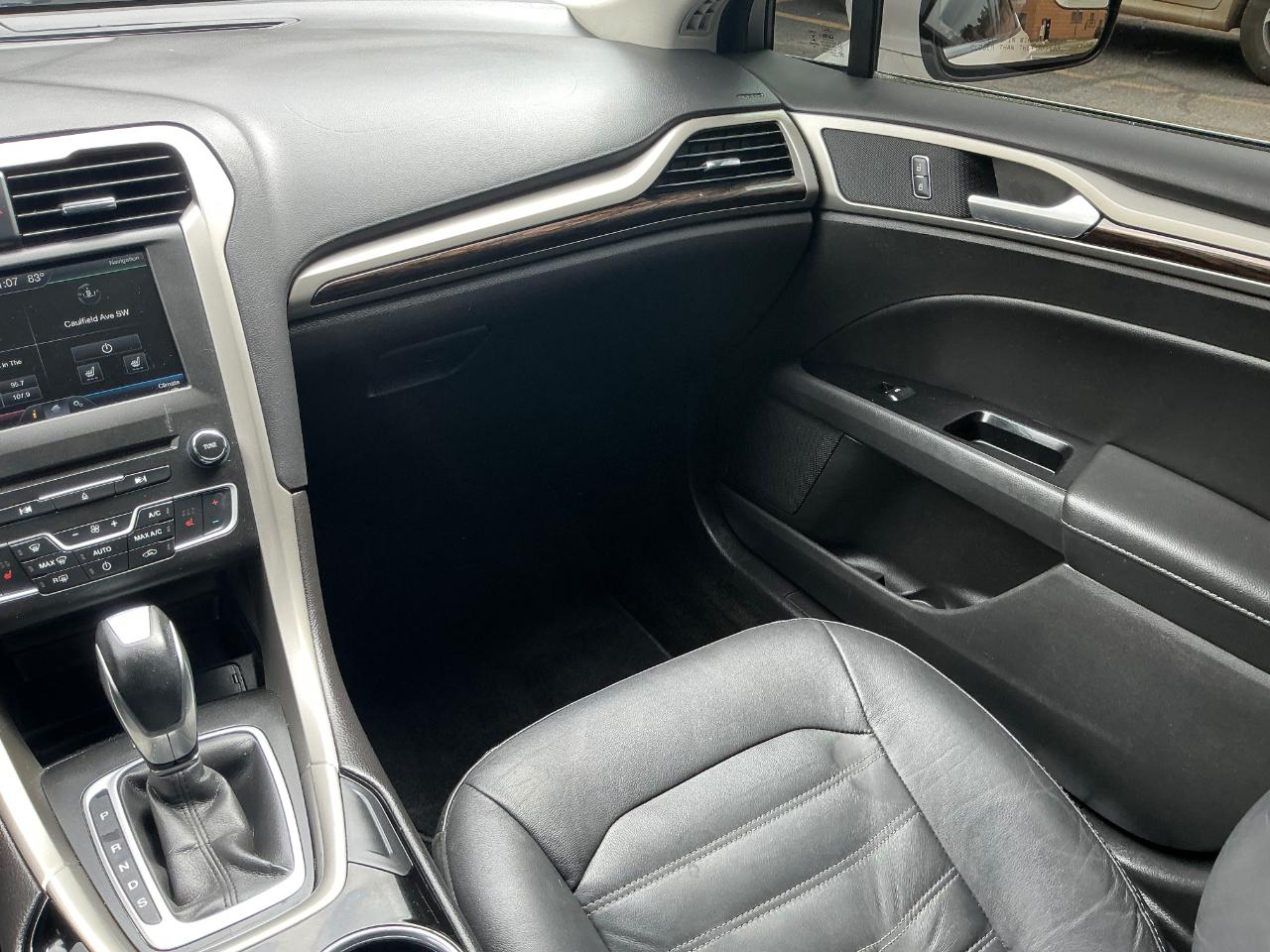 Ford Fusion SE 2016