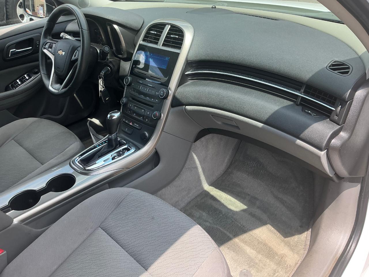 Chevrolet Malibu LS 2013