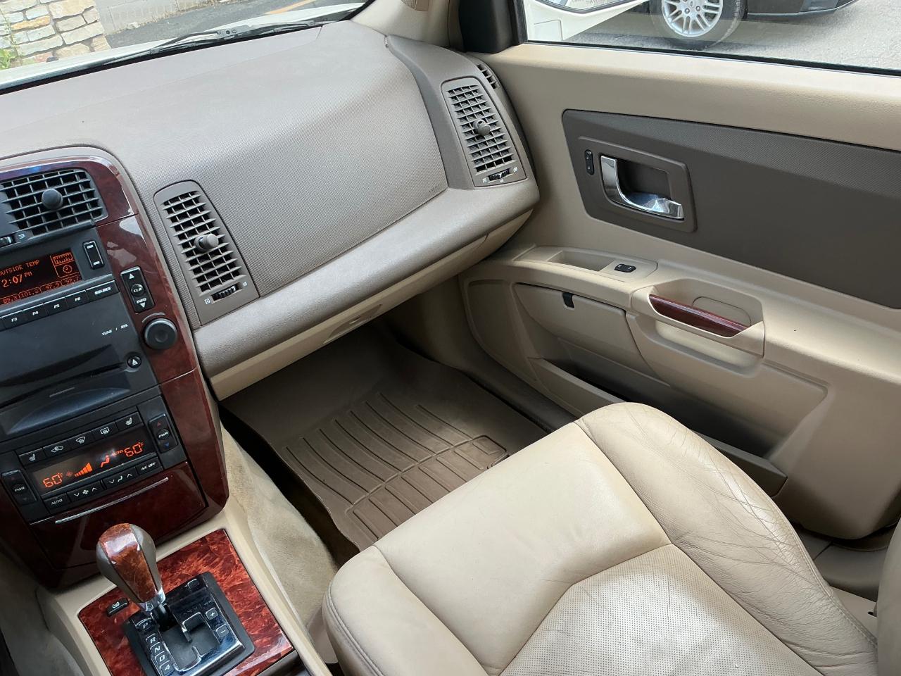 Cadillac SRX V6 2006