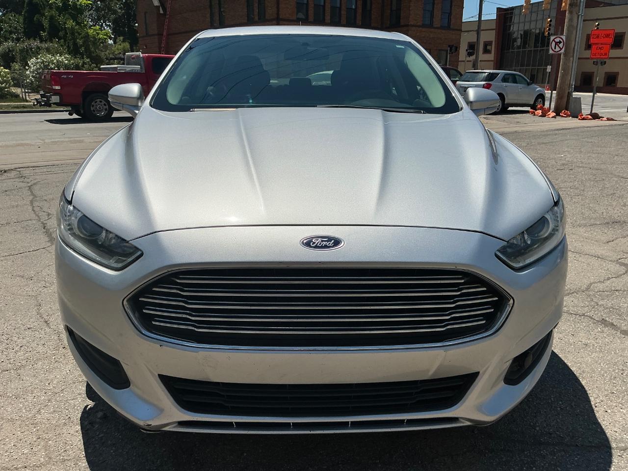 Ford Fusion SE 2016