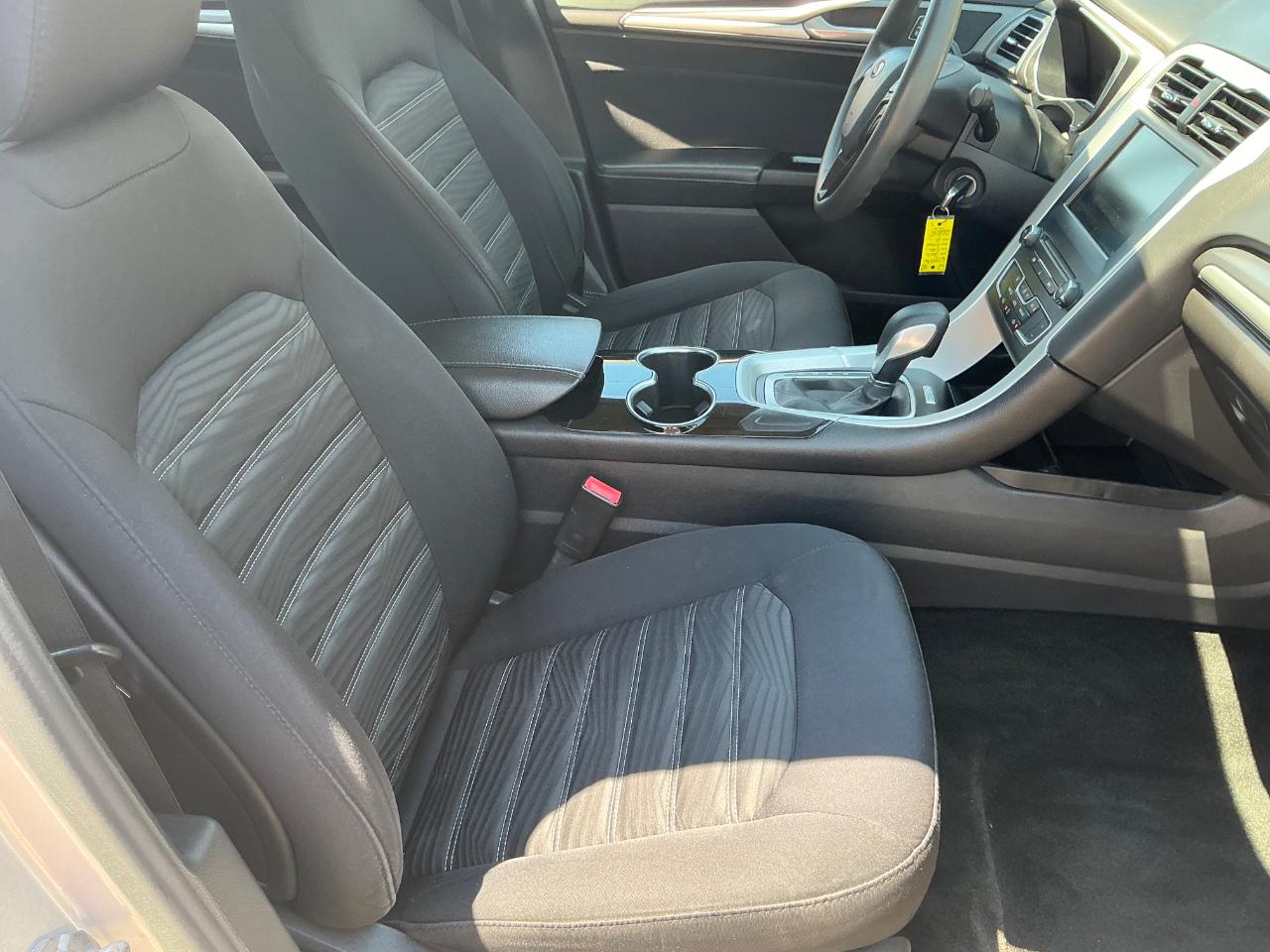 Ford Fusion SE 2016