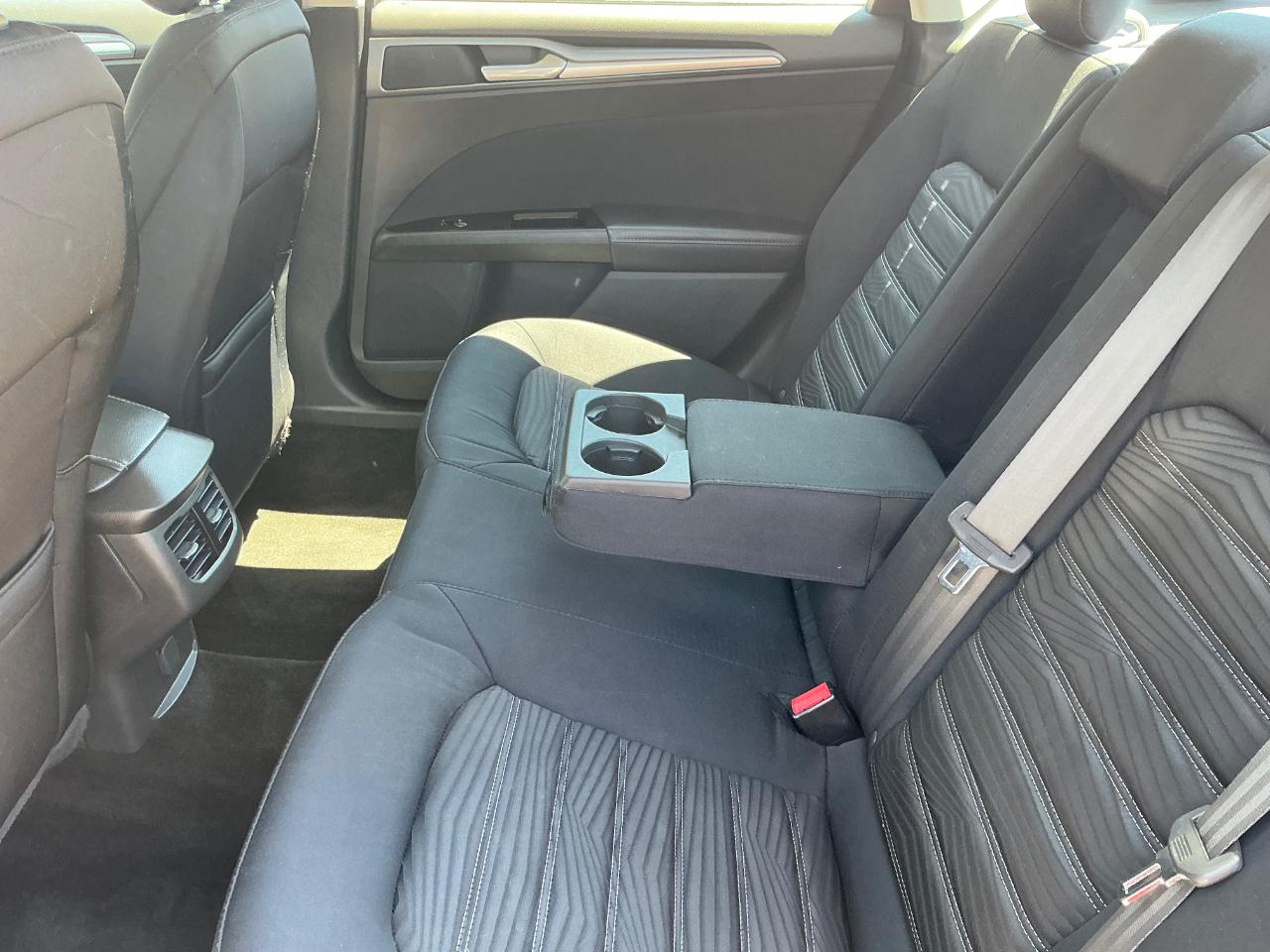 Ford Fusion SE 2016