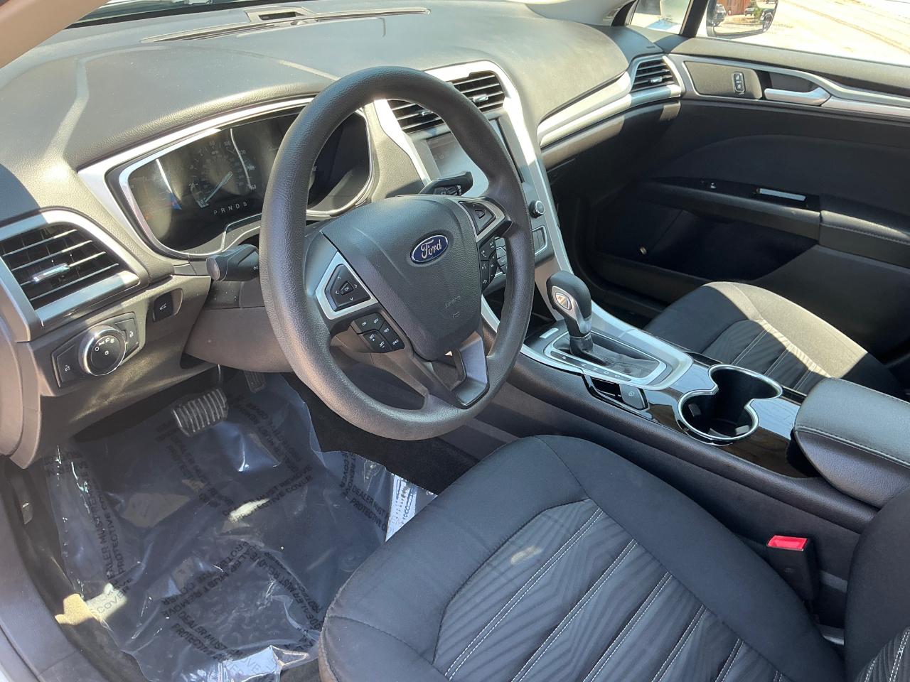 Ford Fusion SE 2016