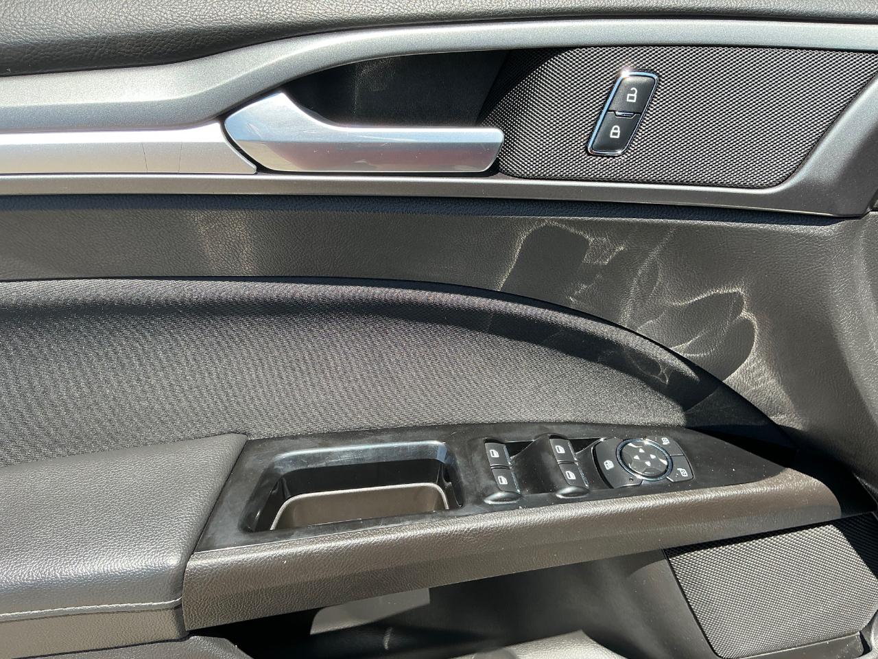 Ford Fusion SE 2016