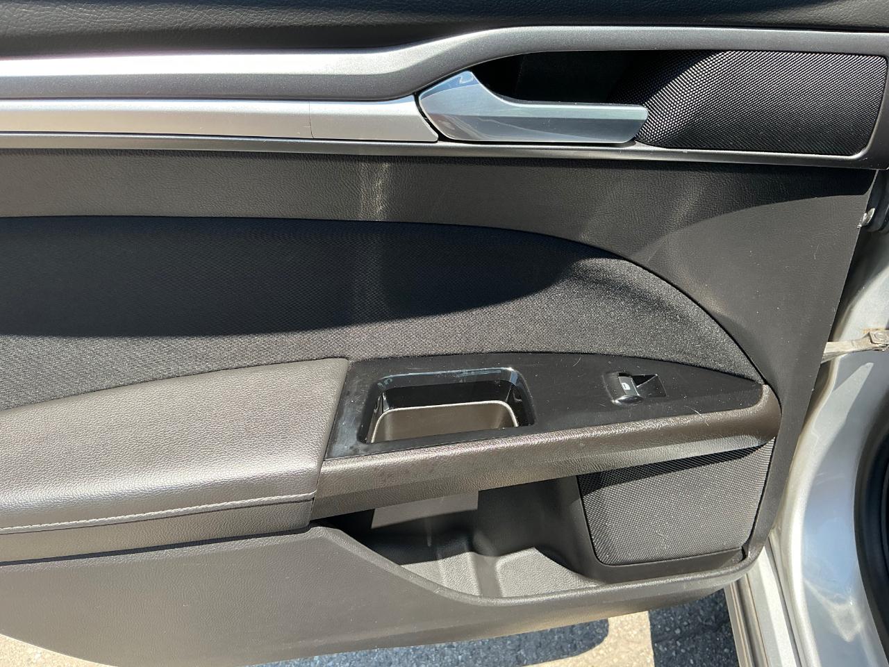 Ford Fusion SE 2016