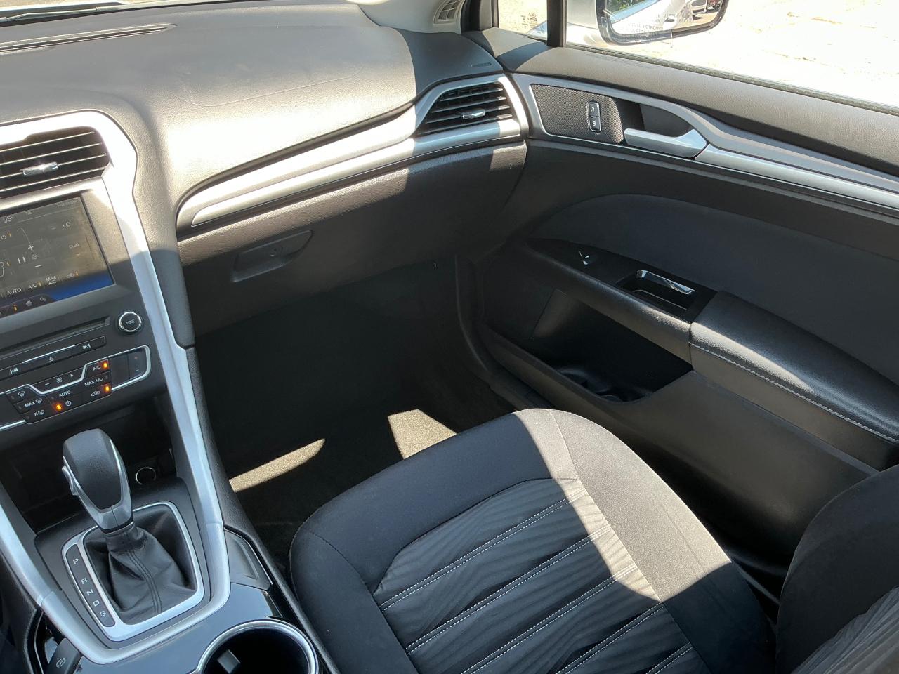 Ford Fusion SE 2016