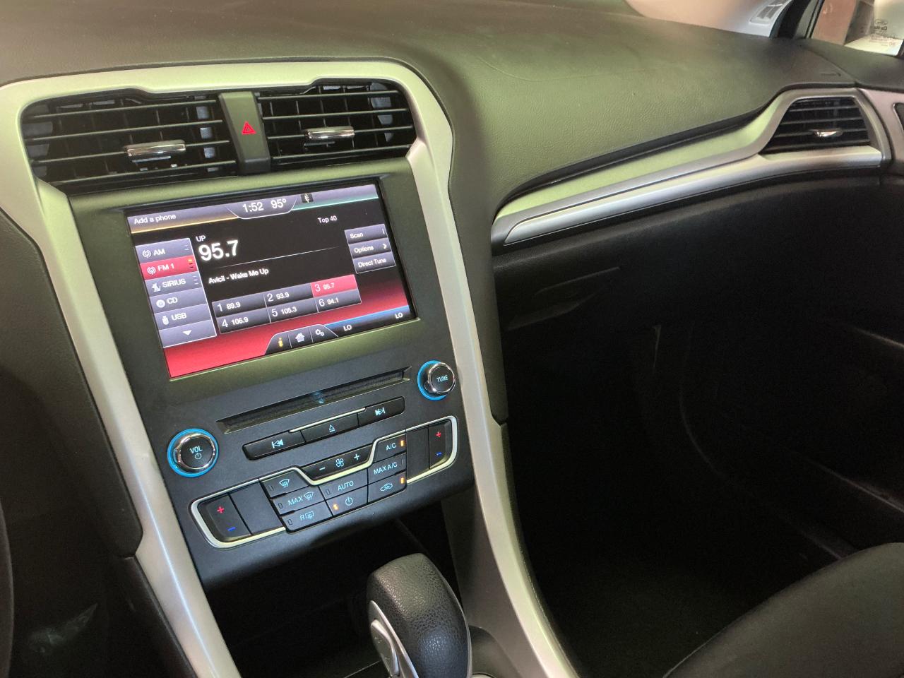 Ford Fusion SE 2016