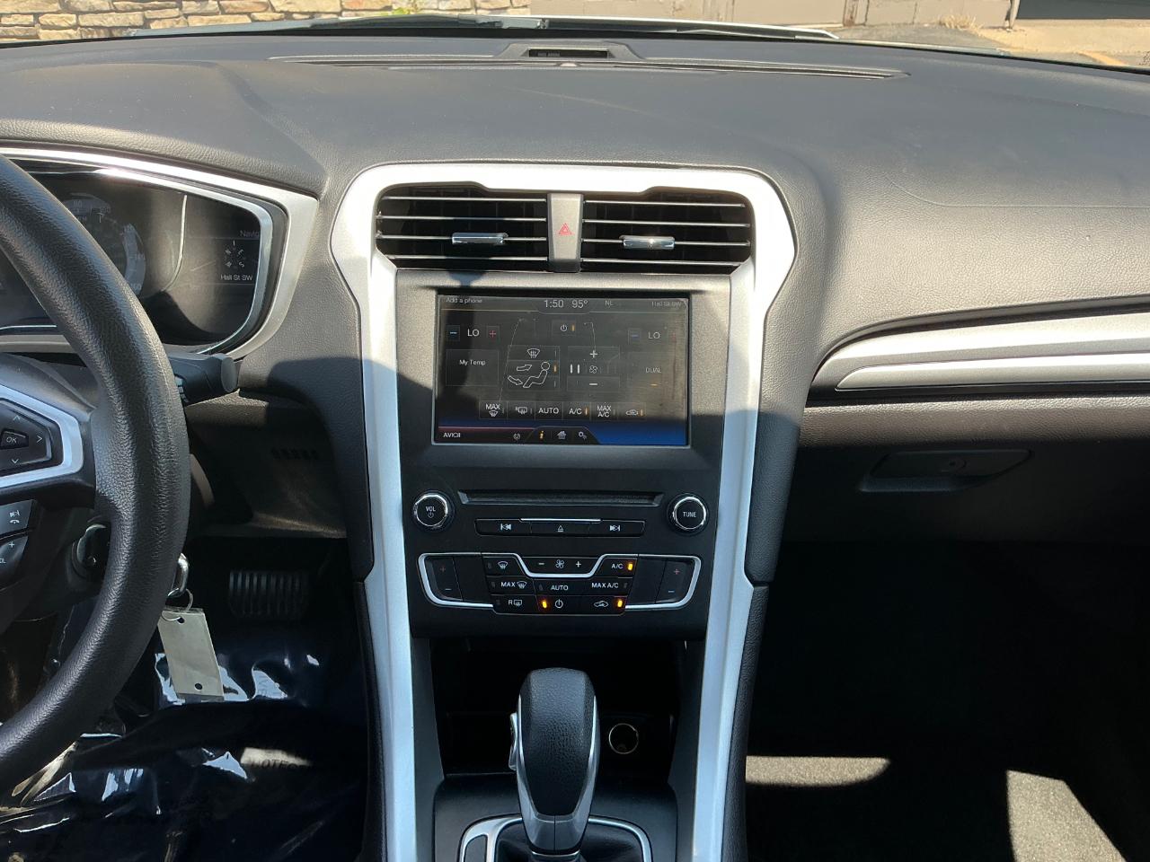 Ford Fusion SE 2016