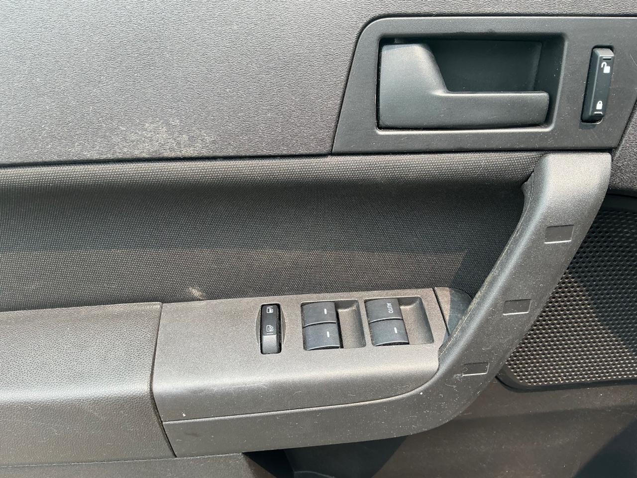 Ford Focus SE Sedan 2010