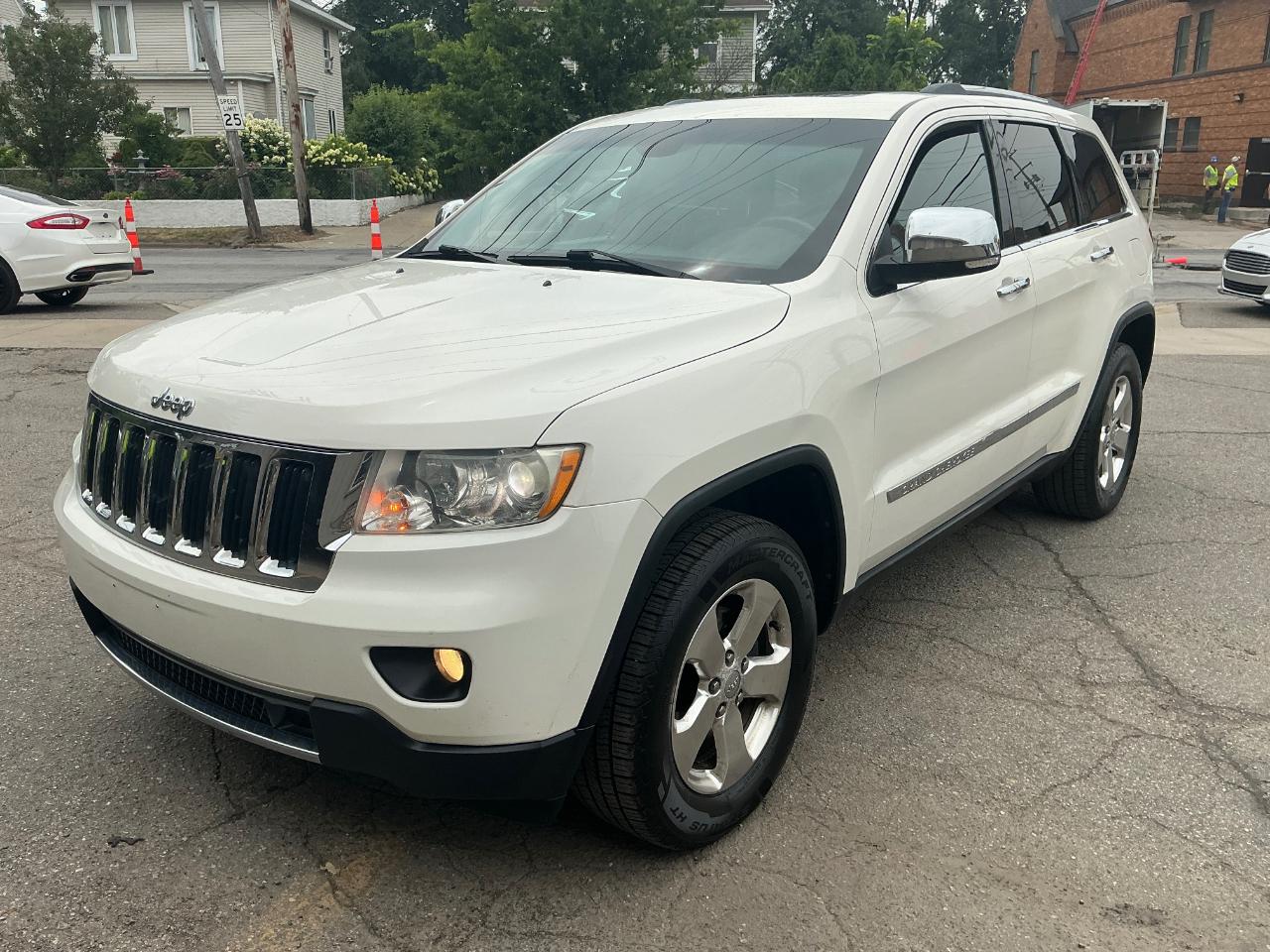 Jeep Grand Cherokee Limited 4WD 2011