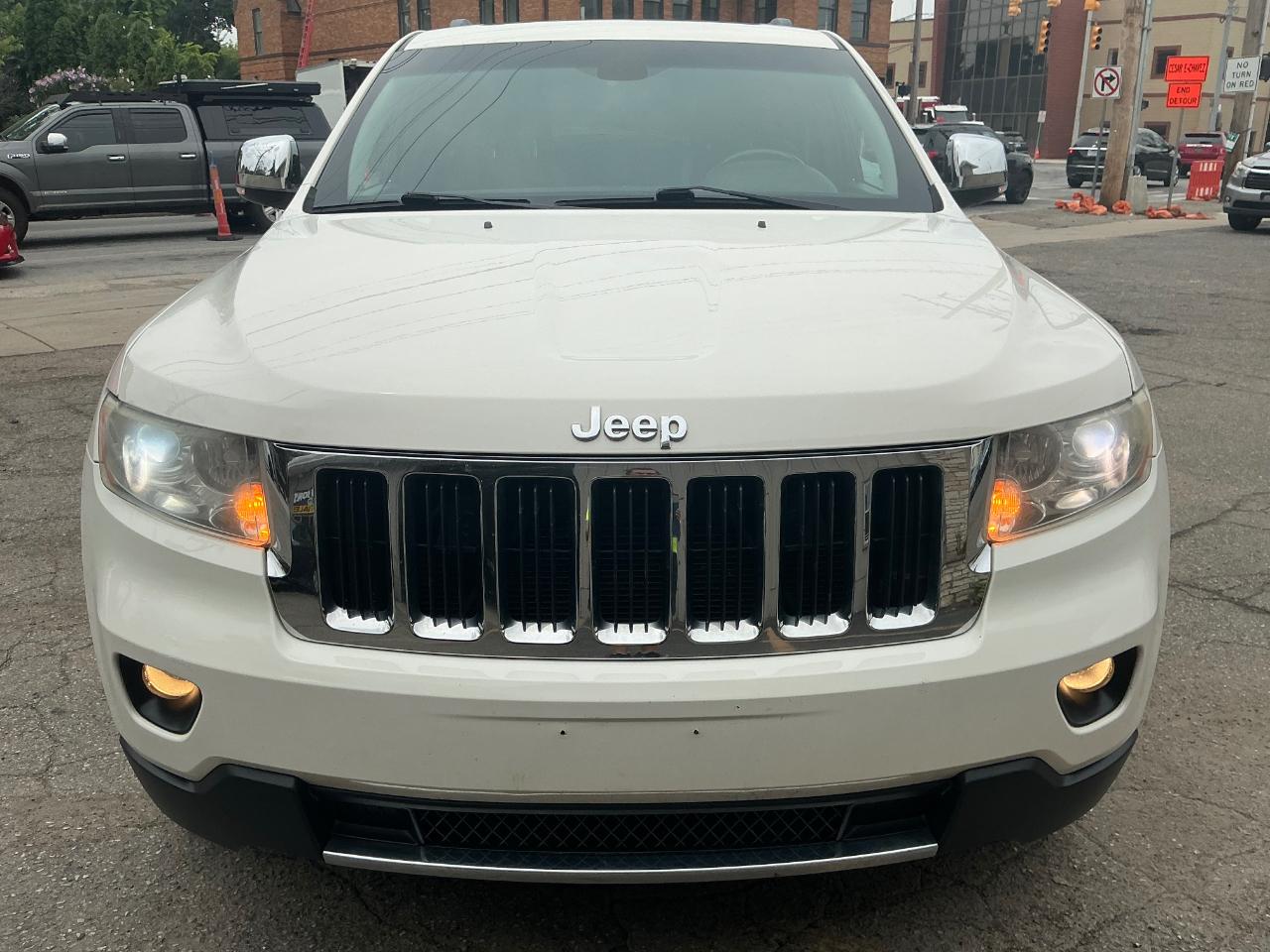 Jeep Grand Cherokee Limited 4WD 2011